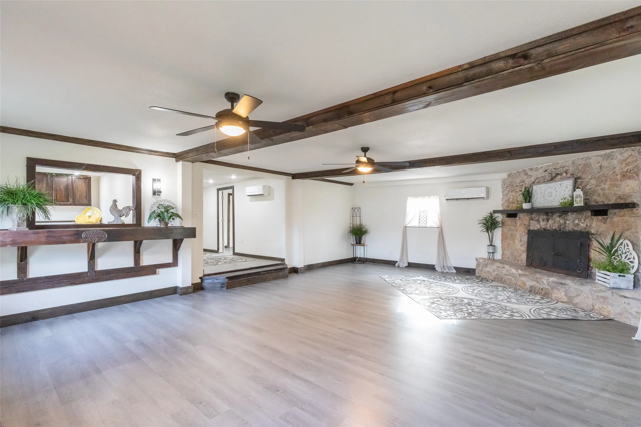 Single Family Residence For Sale in Jones County , 28 Poverty Point Circle, Abilene, Texas 79601, 3 Bedroom, 2 Bathroom, 3 Garage spaces, 2,044 Sqft, built in 1955, Price $349,850, mls#21282369, Real Estate Agent in Abilene, Homes For Sale in Jones county, Homes For Sale in Abilene, Realtor in Abilene Texas, Real Estate Brokerage Independent Realty Texas, Luminita Cordes Realtor