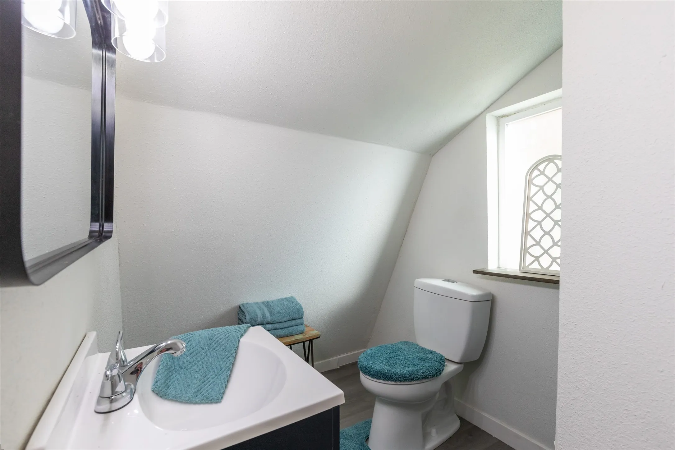 Single Family Residence For Sale in Jones County , 28 Poverty Point Circle, Abilene, Texas 79601, 3 Bedroom, 2 Bathroom, 3 Garage spaces, 2,044 Sqft, built in 1955, Price $349,850, mls#21282369, Real Estate Agent in Abilene, Homes For Sale in Jones county, Homes For Sale in Abilene, Realtor in Abilene Texas, Real Estate Brokerage Independent Realty Texas, Luminita Cordes Realtor