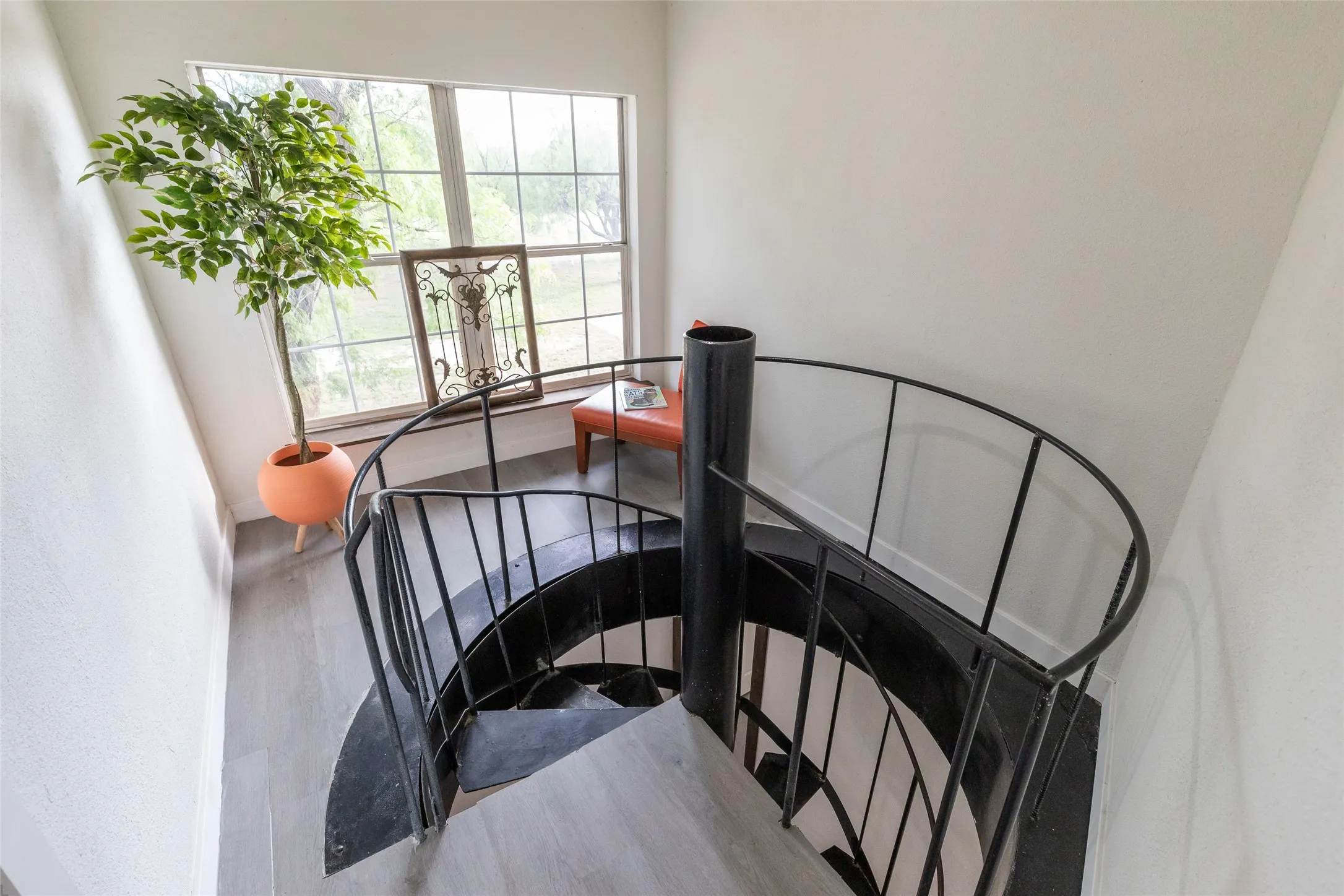 Single Family Residence For Sale in Jones County , 28 Poverty Point Circle, Abilene, Texas 79601, 3 Bedroom, 2 Bathroom, 3 Garage spaces, 2,044 Sqft, built in 1955, Price $349,850, mls#21282369, Real Estate Agent in Abilene, Homes For Sale in Jones county, Homes For Sale in Abilene, Realtor in Abilene Texas, Real Estate Brokerage Independent Realty Texas, Luminita Cordes Realtor