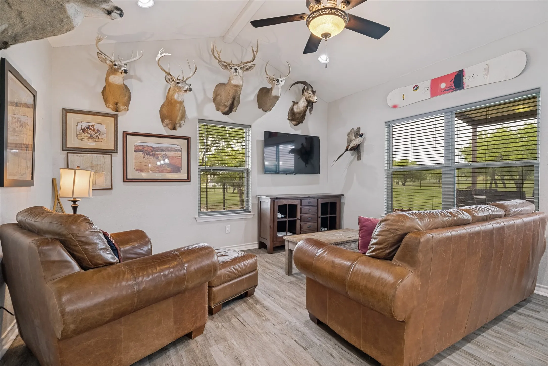 Guest house/living room