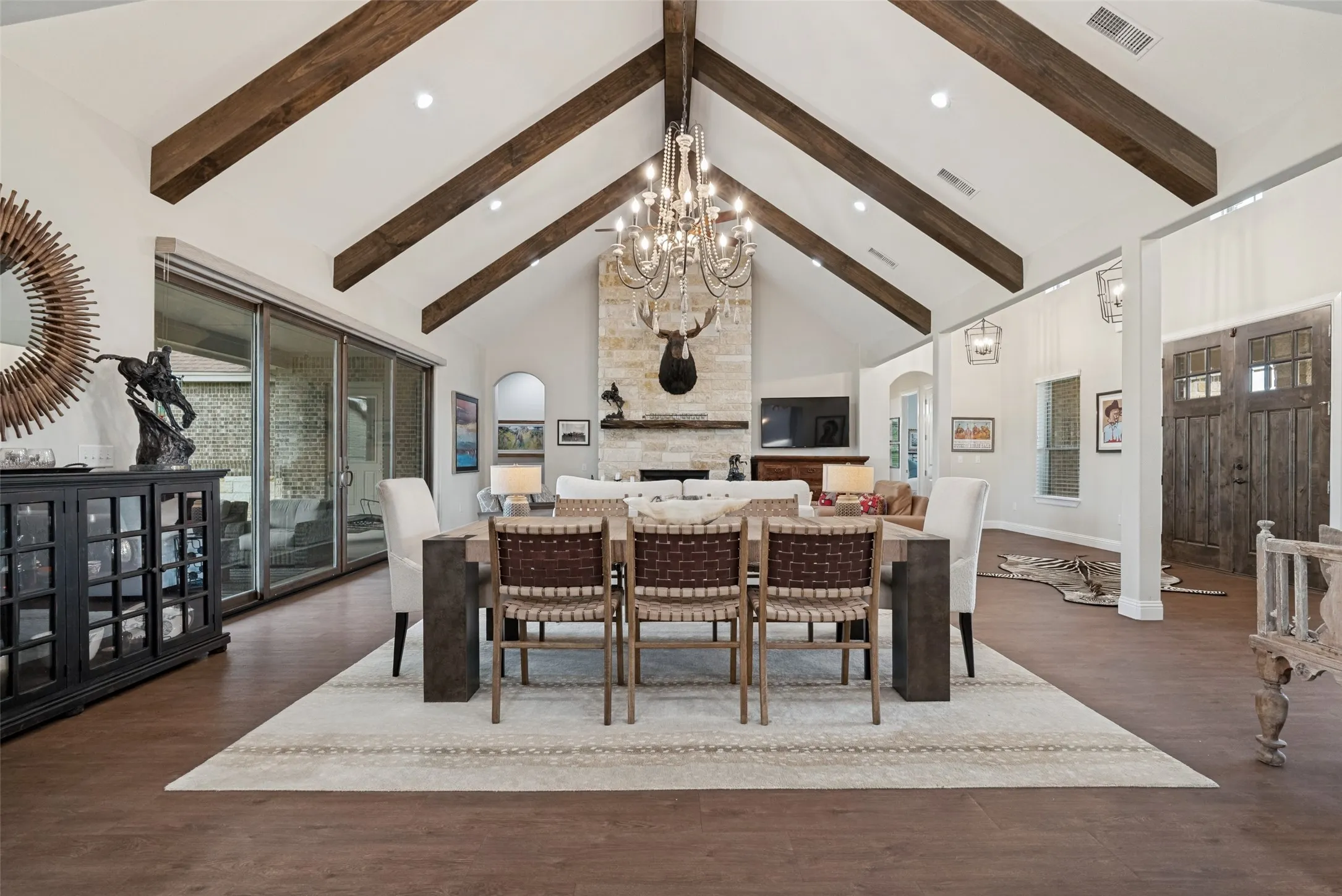 Single Family Residence For Sale in Parker County , 117 Maravilla Drive, Aledo, Texas 76008, 4 Bedroom, 3 Bathroom, 5 Garage spaces, 4,008 Sqft, built in 2018, mls#21275683, Real Estate Agent in Aledo, Homes For Sale in Parker county, Homes For Sale in Aledo, Realtor in Aledo Texas, Real Estate Brokerage Independent Realty Texas, Luminita Cordes Realtor