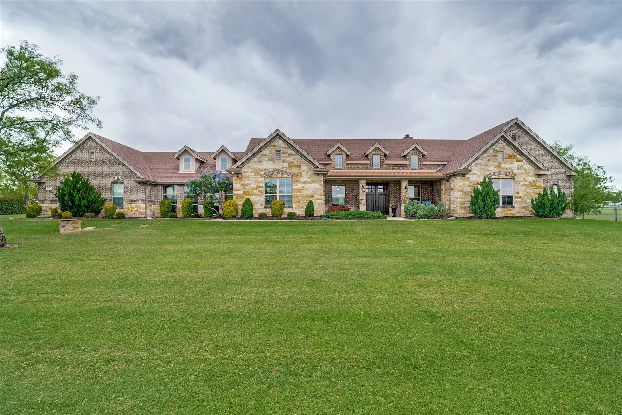 Single Family Residence For Sale in Parker County , 117 Maravilla Drive, Aledo, Texas 76008, 4 Bedroom, 3 Bathroom, 5 Garage spaces, 4,008 Sqft, built in 2018, mls#21275683, Real Estate Agent in Aledo, Homes For Sale in Parker county, Homes For Sale in Aledo, Realtor in Aledo Texas, Real Estate Brokerage Independent Realty Texas, Luminita Cordes Realtor