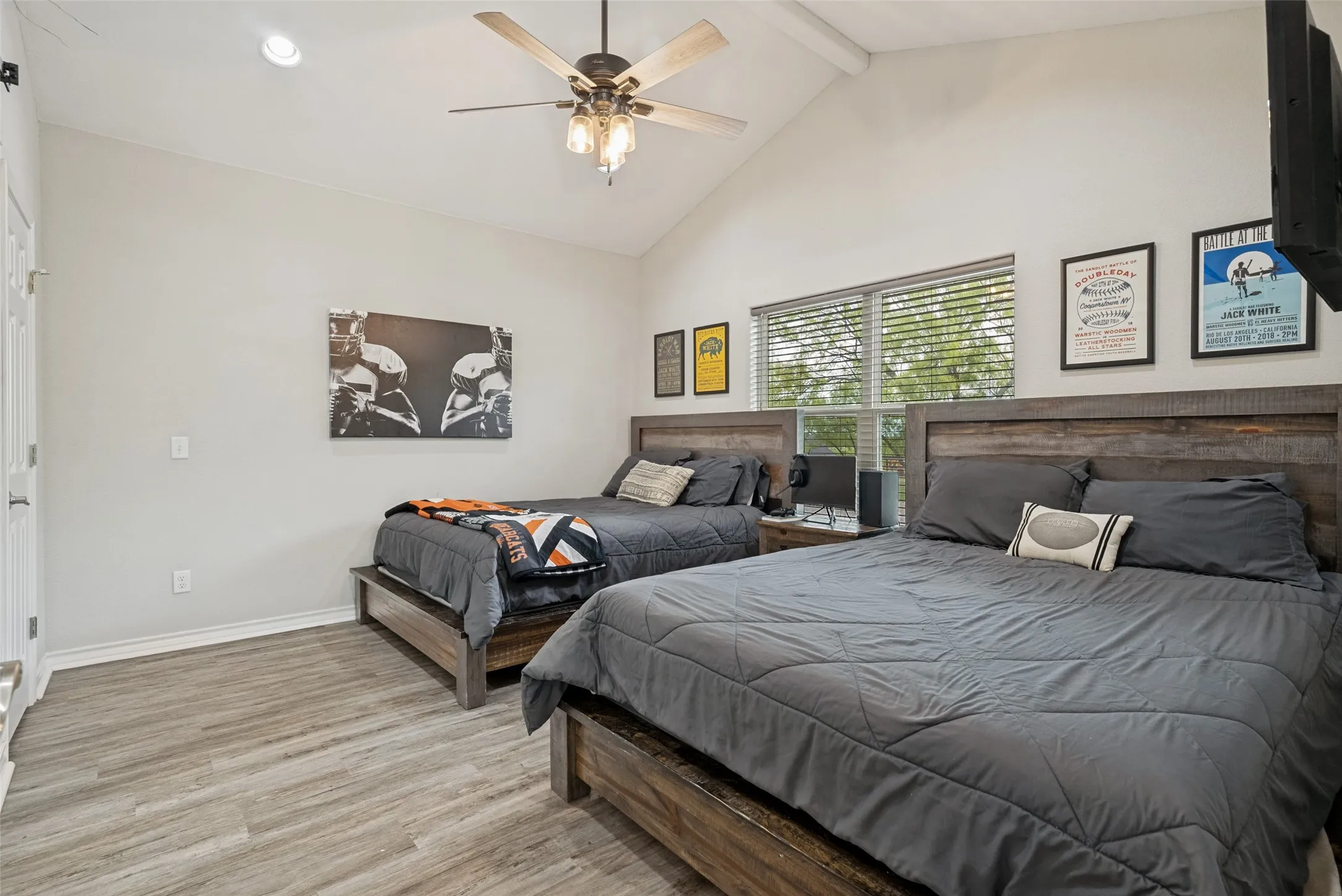 Guest house/living room