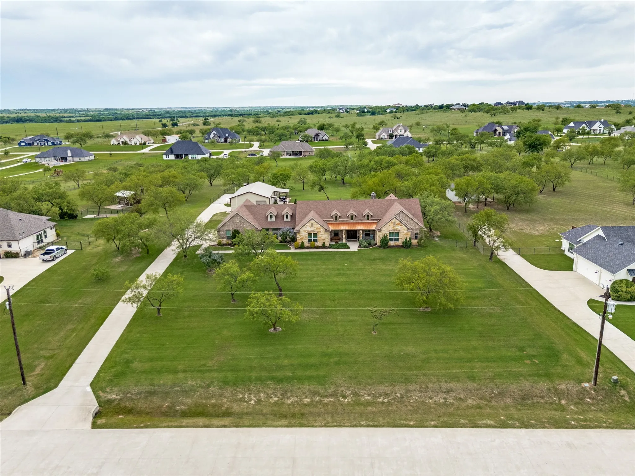 Single Family Residence For Sale in Parker County , 117 Maravilla Drive, Aledo, Texas 76008, 4 Bedroom, 3 Bathroom, 5 Garage spaces, 4,008 Sqft, built in 2018, mls#21275683, Real Estate Agent in Aledo, Homes For Sale in Parker county, Homes For Sale in Aledo, Realtor in Aledo Texas, Real Estate Brokerage Independent Realty Texas, Luminita Cordes Realtor