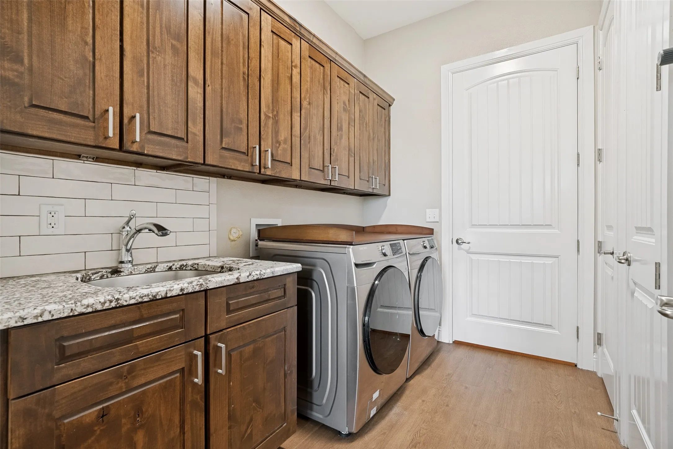Single Family Residence For Sale in Parker County , 117 Maravilla Drive, Aledo, Texas 76008, 4 Bedroom, 3 Bathroom, 5 Garage spaces, 4,008 Sqft, built in 2018, mls#21275683, Real Estate Agent in Aledo, Homes For Sale in Parker county, Homes For Sale in Aledo, Realtor in Aledo Texas, Real Estate Brokerage Independent Realty Texas, Luminita Cordes Realtor