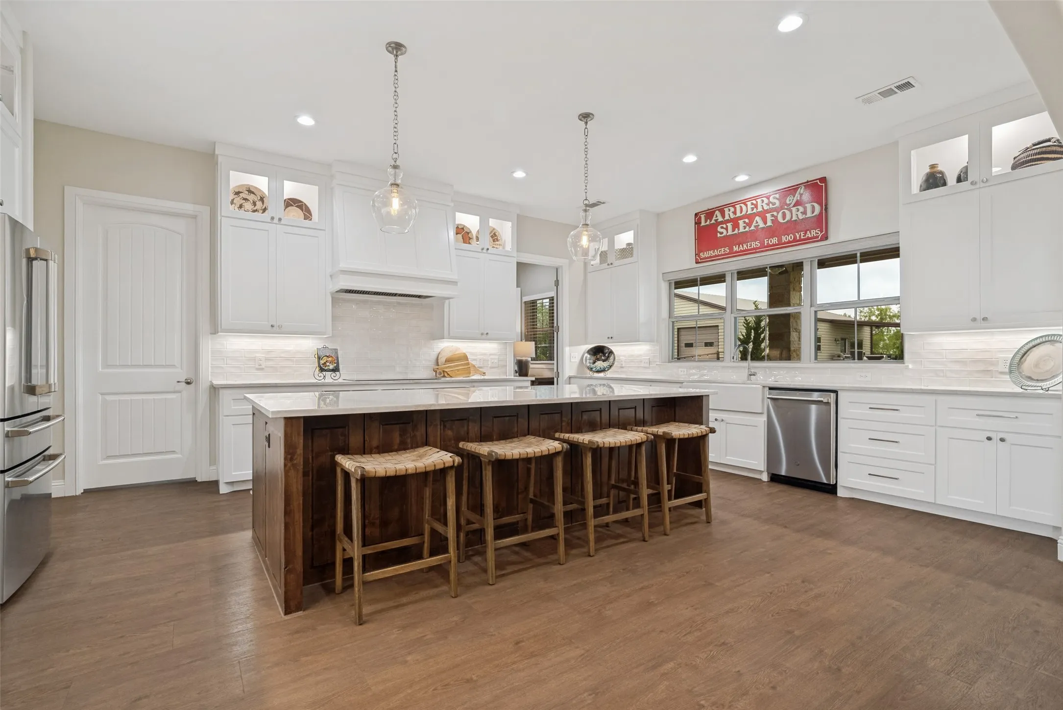 Single Family Residence For Sale in Parker County , 117 Maravilla Drive, Aledo, Texas 76008, 4 Bedroom, 3 Bathroom, 5 Garage spaces, 4,008 Sqft, built in 2018, mls#21275683, Real Estate Agent in Aledo, Homes For Sale in Parker county, Homes For Sale in Aledo, Realtor in Aledo Texas, Real Estate Brokerage Independent Realty Texas, Luminita Cordes Realtor