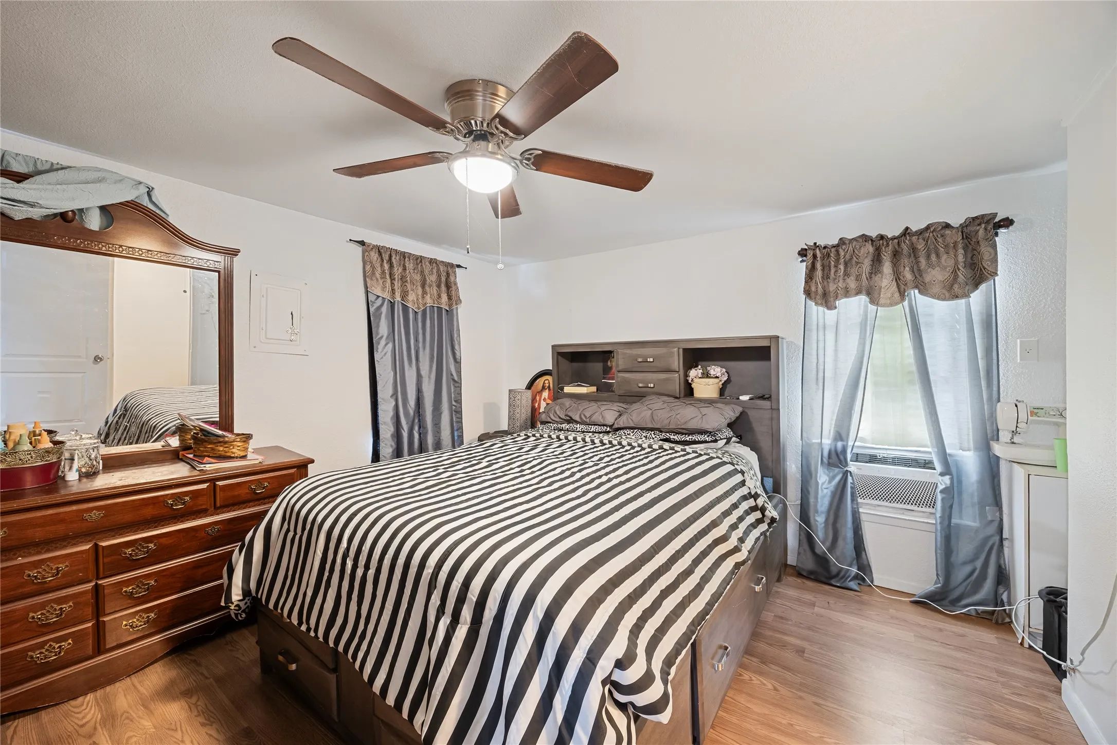 Single Family Residence For Sale in Rains County , 136 Private Road 7708, Emory, Texas 75440, 4 Bedroom, 3 Bathroom, Garage spaces, 1,092 Sqft, built in 1991, mls#21282068, Real Estate Agent in Emory, Homes For Sale in Rains county, Homes For Sale in Emory, Realtor in Emory Texas, Real Estate Brokerage Independent Realty Texas, Luminita Cordes Realtor