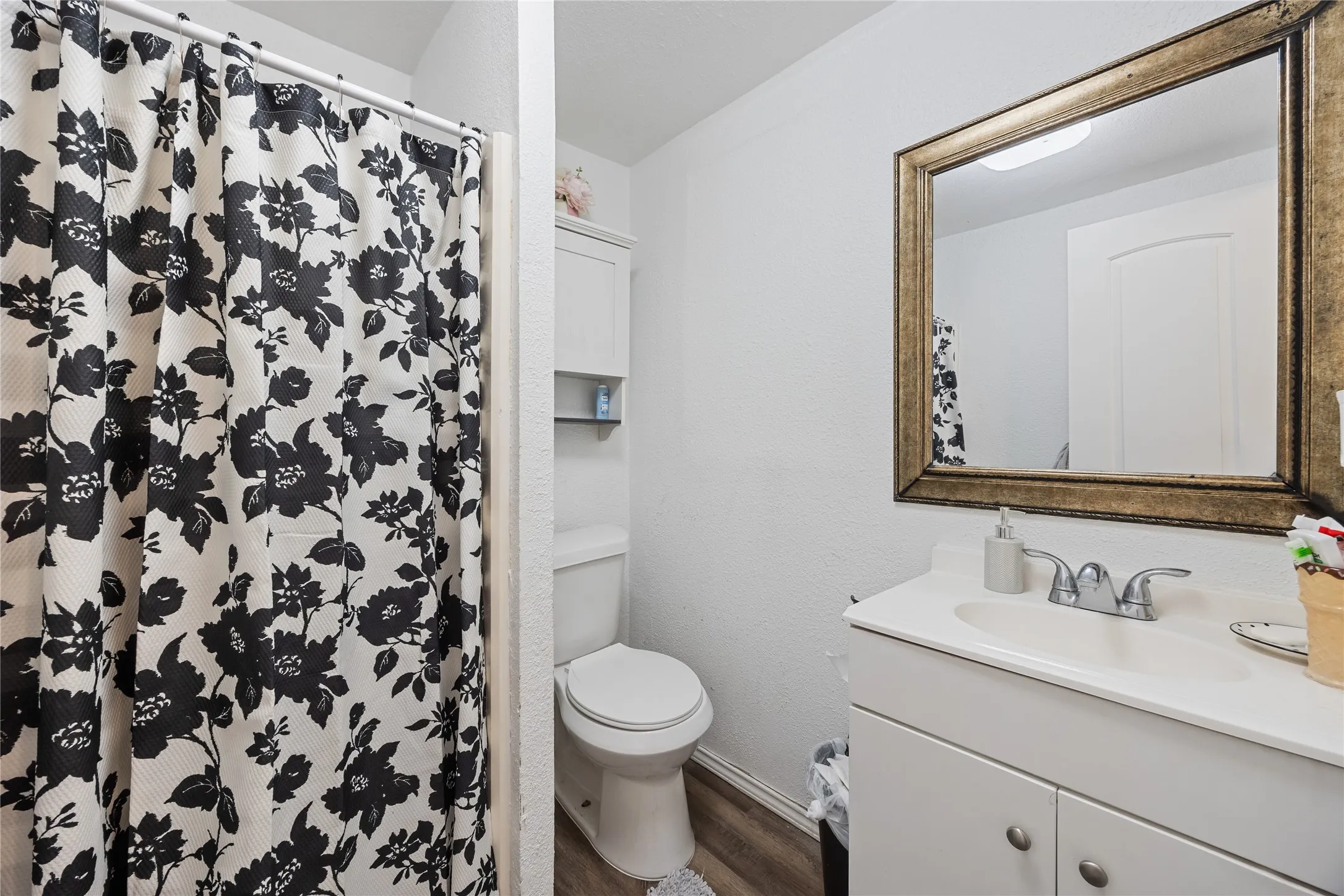 Single Family Residence For Sale in Rains County , 136 Private Road 7708, Emory, Texas 75440, 4 Bedroom, 3 Bathroom, Garage spaces, 1,092 Sqft, built in 1991, mls#21282068, Real Estate Agent in Emory, Homes For Sale in Rains county, Homes For Sale in Emory, Realtor in Emory Texas, Real Estate Brokerage Independent Realty Texas, Luminita Cordes Realtor
