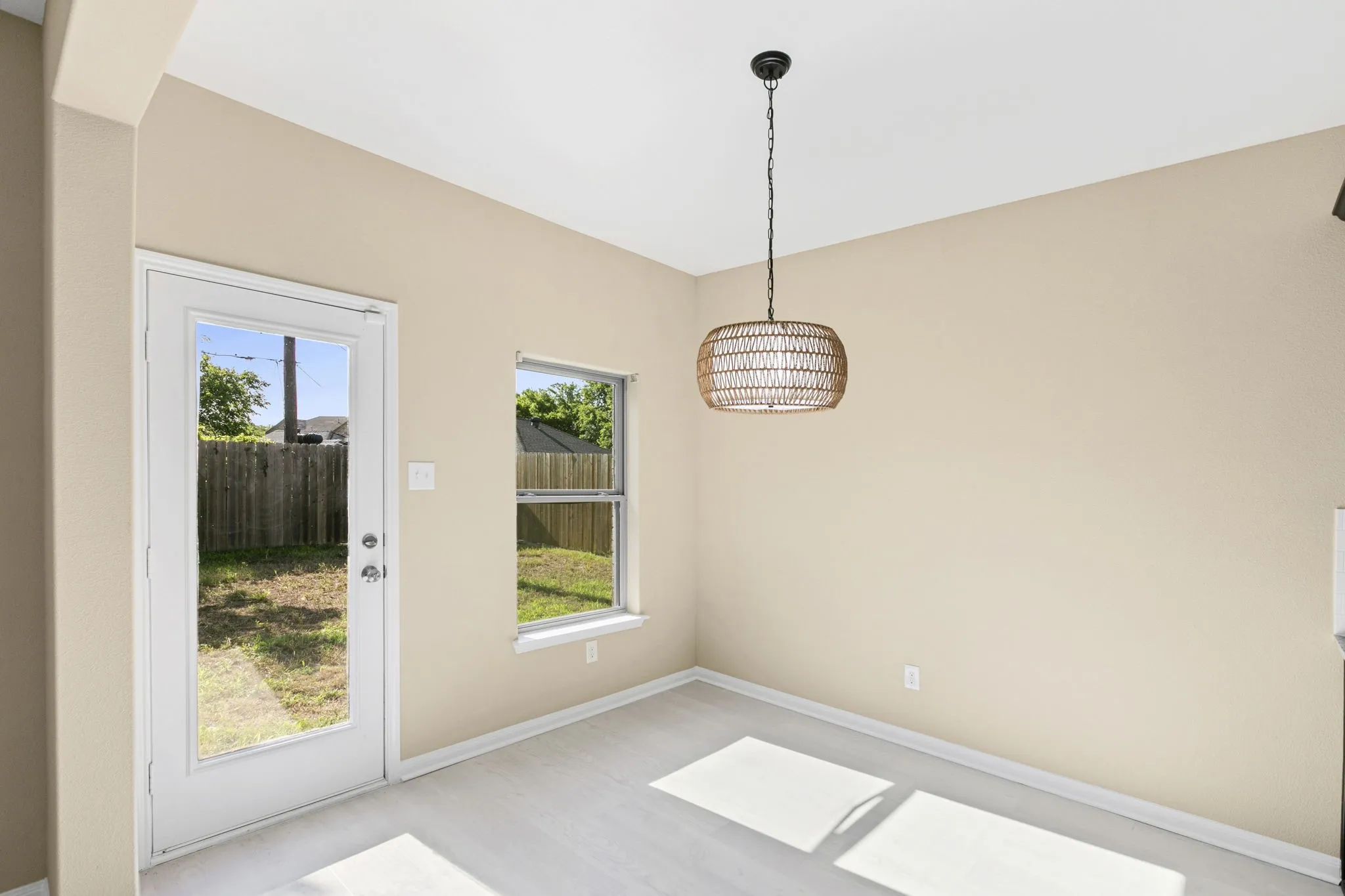 Single Family Residence For Sale in Dallas County , 1516 Kinglet Street, De Soto, Texas 75115, 4 Bedrooms, 3 Bathrooms, 2 Garage spaces, 2,618 Sqft, built in 2020, Price $355,000, mls#21286445, Real Estate Agent in De Soto, Homes For Sale in Dallas county, Homes For Sale in De Soto, Realtor in De Soto Texas, Real Estate Brokerage Independent Realty Texas, Luminita Cordes Realtor