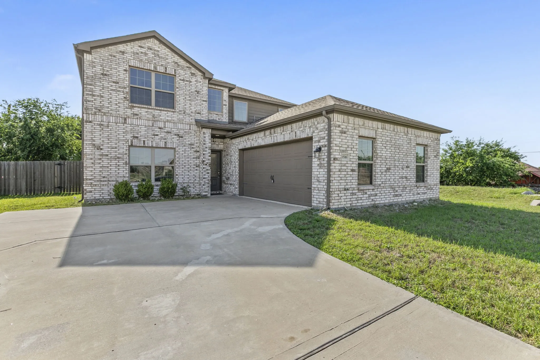 Single Family Residence For Sale in Dallas County , 1516 Kinglet Street, De Soto, Texas 75115, 4 Bedrooms, 3 Bathrooms, 2 Garage spaces, 2,618 Sqft, built in 2020, Price $355,000, mls#21286445, Real Estate Agent in De Soto, Homes For Sale in Dallas county, Homes For Sale in De Soto, Realtor in De Soto Texas, Real Estate Brokerage Independent Realty Texas, Luminita Cordes Realtor
