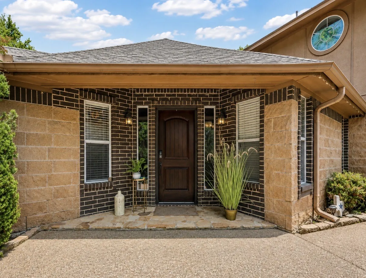 Single Family Residence For Sale in Tarrant County , 408 Milla Lane, Euless, Texas 76039, 4 Bedroom, 3 Bathroom, 2 Garage spaces, 1,858 Sqft, built in 1997, mls#21285370, Real Estate Agent in Euless, Homes For Sale in Tarrant county, Homes For Sale in Euless, Realtor in Euless Texas, Real Estate Brokerage Independent Realty Texas, Luminita Cordes Realtor