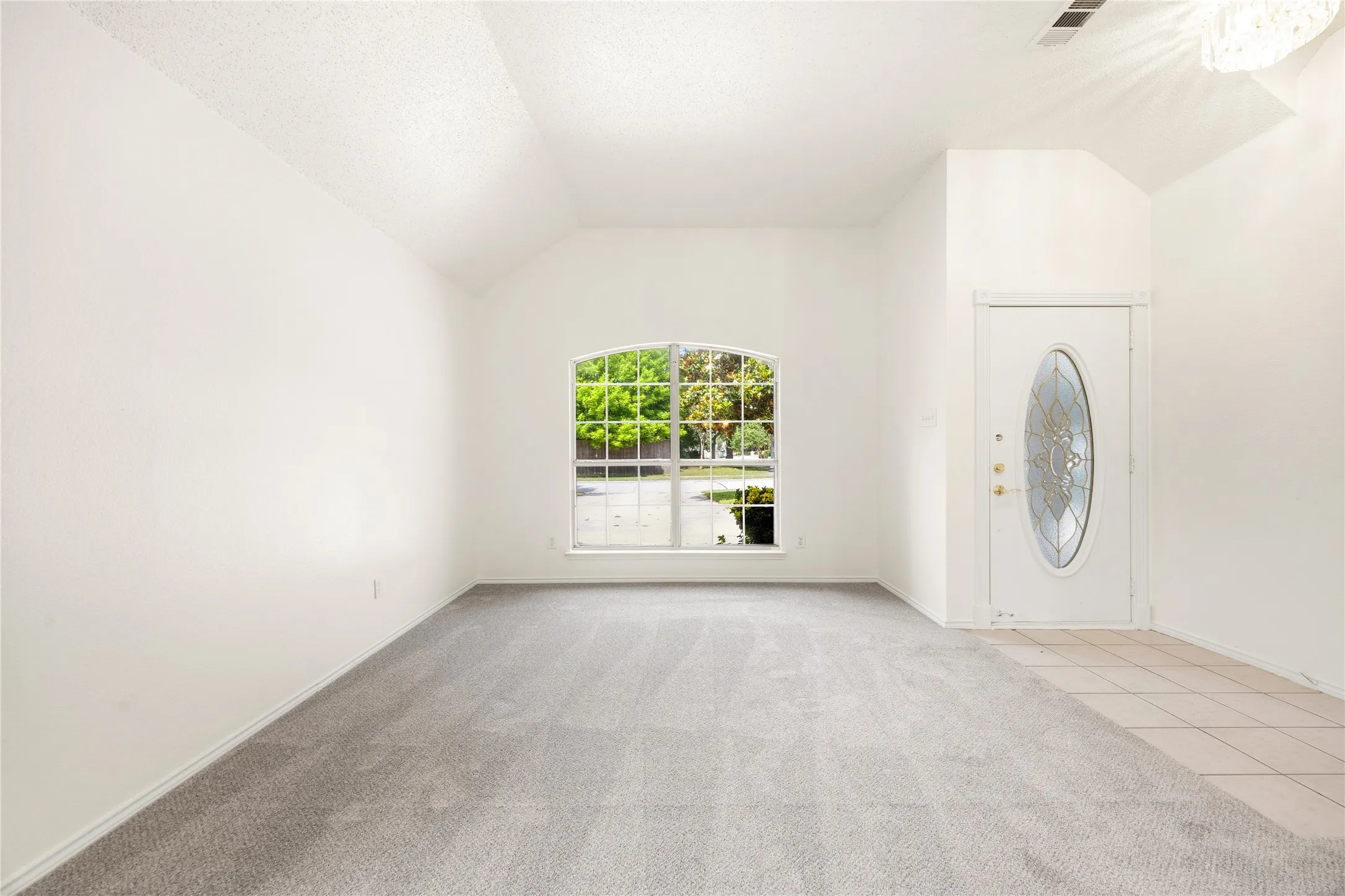 Single Family Residence For Sale in Collin County , 5208 Springflower Drive, Frisco, Texas 75035, 4 Bedroom, 2 Bathroom, 2 Garage spaces, 2,202 Sqft, built in 1999, mls#21280742, Real Estate Agent in Frisco, Homes For Sale in Collin county, Homes For Sale in Frisco, Realtor in Frisco Texas, Real Estate Brokerage Independent Realty Texas, Luminita Cordes Realtor