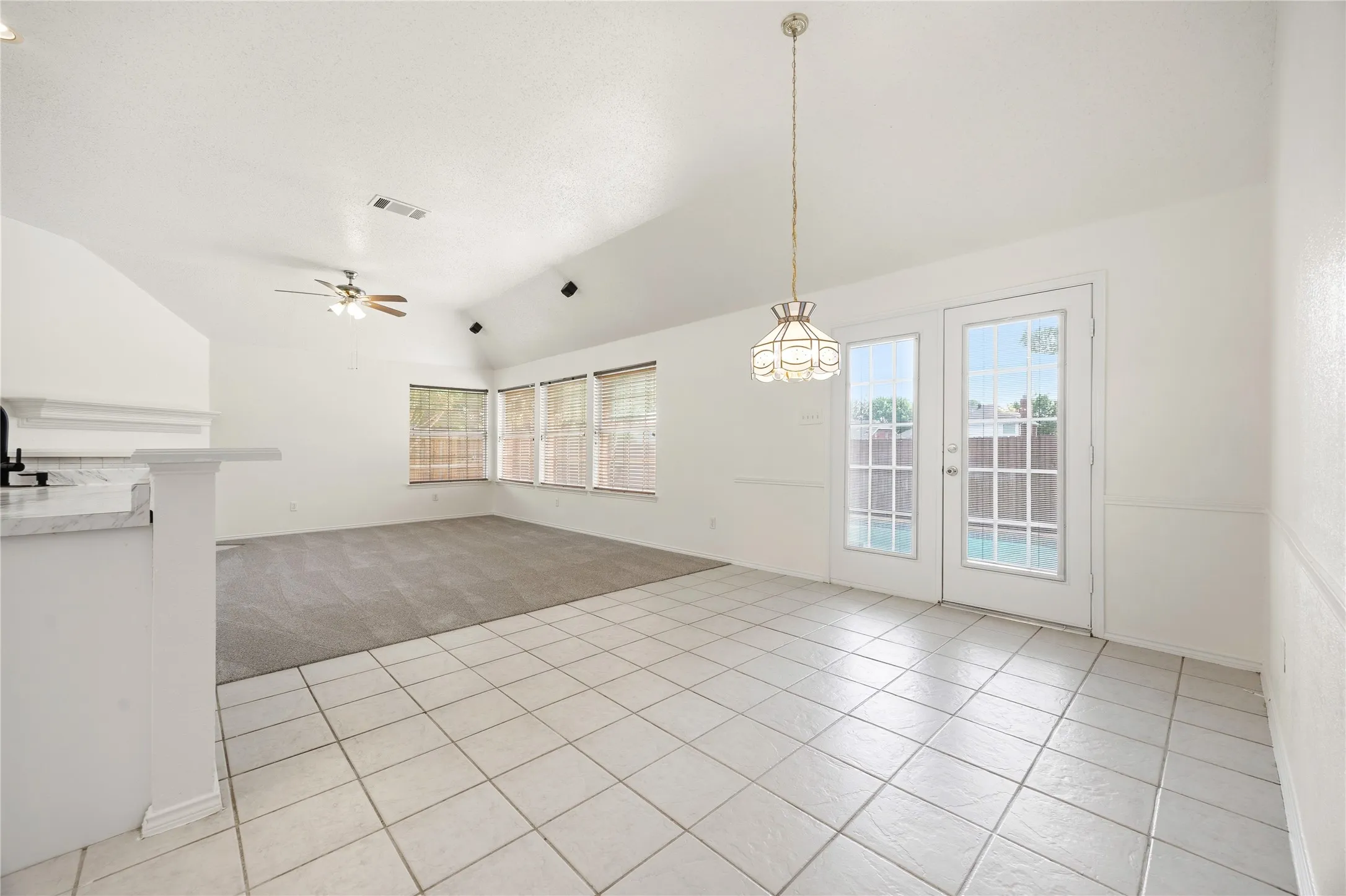 Single Family Residence For Sale in Collin County , 5208 Springflower Drive, Frisco, Texas 75035, 4 Bedroom, 2 Bathroom, 2 Garage spaces, 2,202 Sqft, built in 1999, mls#21280742, Real Estate Agent in Frisco, Homes For Sale in Collin county, Homes For Sale in Frisco, Realtor in Frisco Texas, Real Estate Brokerage Independent Realty Texas, Luminita Cordes Realtor