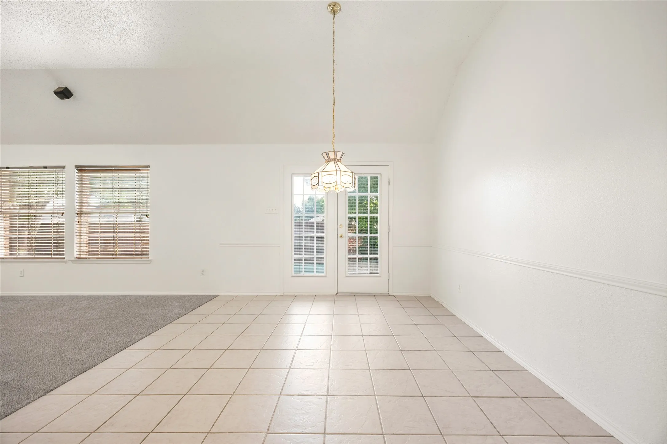 Single Family Residence For Sale in Collin County , 5208 Springflower Drive, Frisco, Texas 75035, 4 Bedroom, 2 Bathroom, 2 Garage spaces, 2,202 Sqft, built in 1999, mls#21280742, Real Estate Agent in Frisco, Homes For Sale in Collin county, Homes For Sale in Frisco, Realtor in Frisco Texas, Real Estate Brokerage Independent Realty Texas, Luminita Cordes Realtor