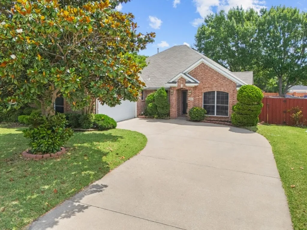 Single Family Residence For Sale in Collin County , 5208 Springflower Drive, Frisco, Texas 75035, 4 Bedroom, 2 Bathroom, 2 Garage spaces, 2,202 Sqft, built in 1999, mls#21280742, Real Estate Agent in Frisco, Homes For Sale in Collin county, Homes For Sale in Frisco, Realtor in Frisco Texas, Real Estate Brokerage Independent Realty Texas, Luminita Cordes Realtor