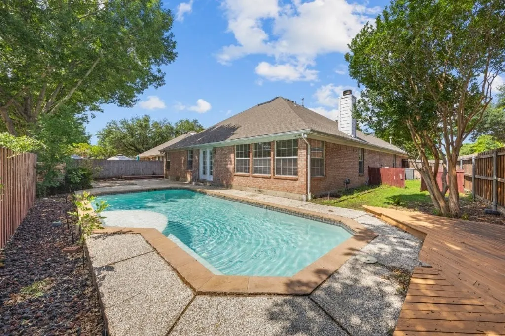 Single Family Residence For Sale in Collin County , 5208 Springflower Drive, Frisco, Texas 75035, 4 Bedroom, 2 Bathroom, 2 Garage spaces, 2,202 Sqft, built in 1999, mls#21280742, Real Estate Agent in Frisco, Homes For Sale in Collin county, Homes For Sale in Frisco, Realtor in Frisco Texas, Real Estate Brokerage Independent Realty Texas, Luminita Cordes Realtor
