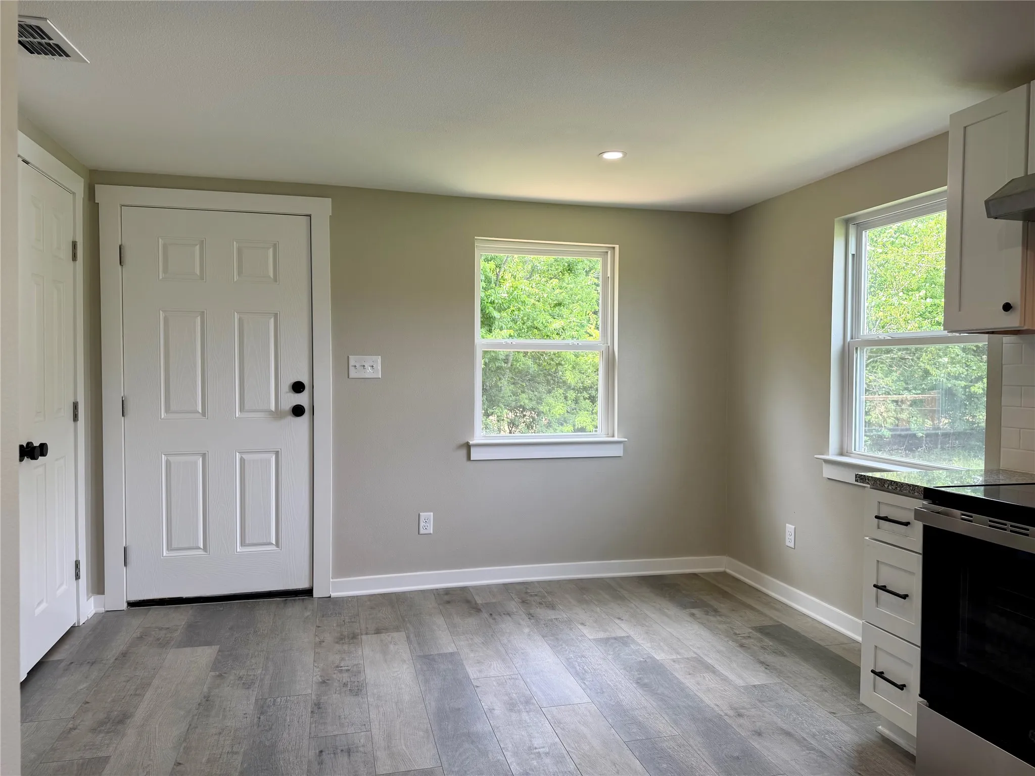 Single Family Residence For Sale in Rains County , 615 Smith Circle, Point, Texas 75472, 3 Bedroom, 2 Bathroom, Garage spaces, 1,008 Sqft, built in 1980, mls#21286461, Real Estate Agent in Point, Homes For Sale in Rains county, Homes For Sale in Point, Realtor in Point Texas, Real Estate Brokerage Independent Realty Texas, Luminita Cordes Realtor