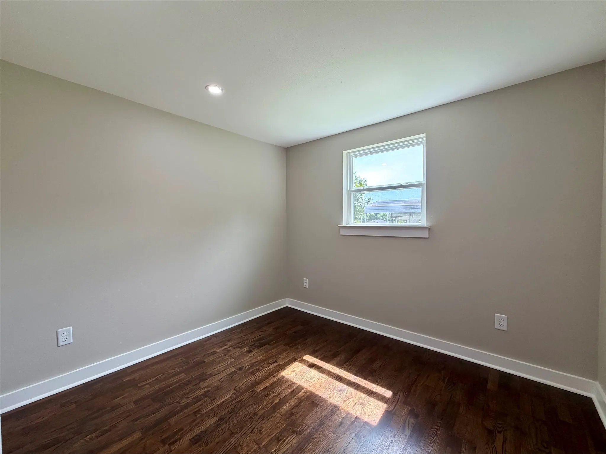 Single Family Residence For Sale in Rains County , 615 Smith Circle, Point, Texas 75472, 3 Bedroom, 2 Bathroom, Garage spaces, 1,008 Sqft, built in 1980, mls#21286461, Real Estate Agent in Point, Homes For Sale in Rains county, Homes For Sale in Point, Realtor in Point Texas, Real Estate Brokerage Independent Realty Texas, Luminita Cordes Realtor