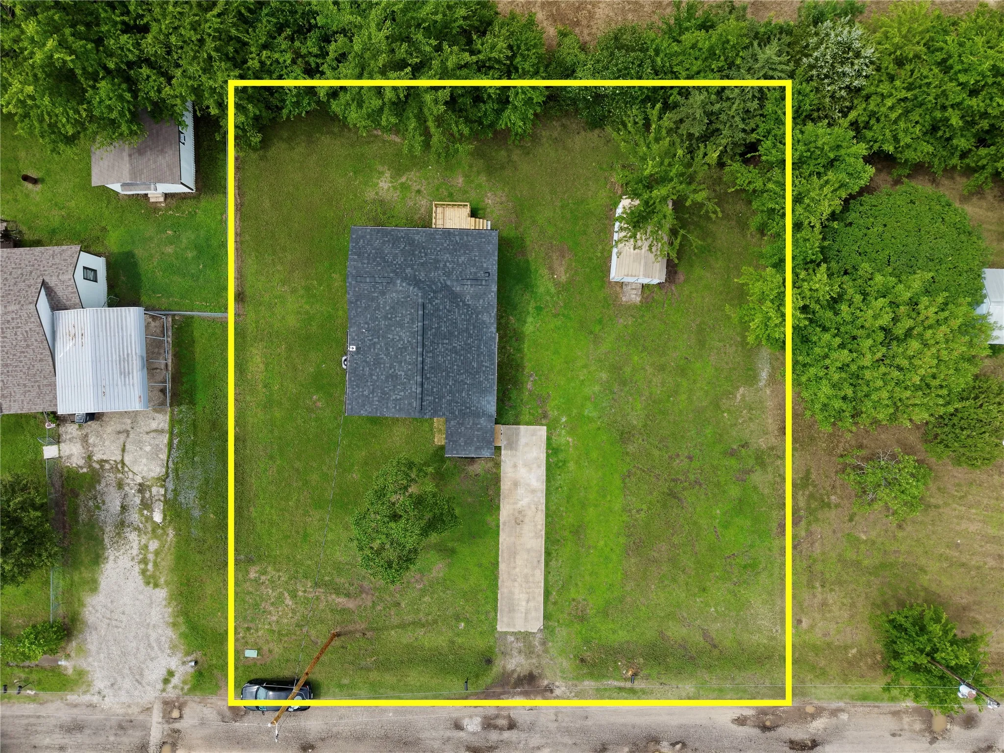 Single Family Residence For Sale in Rains County , 615 Smith Circle, Point, Texas 75472, 3 Bedroom, 2 Bathroom, Garage spaces, 1,008 Sqft, built in 1980, mls#21286461, Real Estate Agent in Point, Homes For Sale in Rains county, Homes For Sale in Point, Realtor in Point Texas, Real Estate Brokerage Independent Realty Texas, Luminita Cordes Realtor