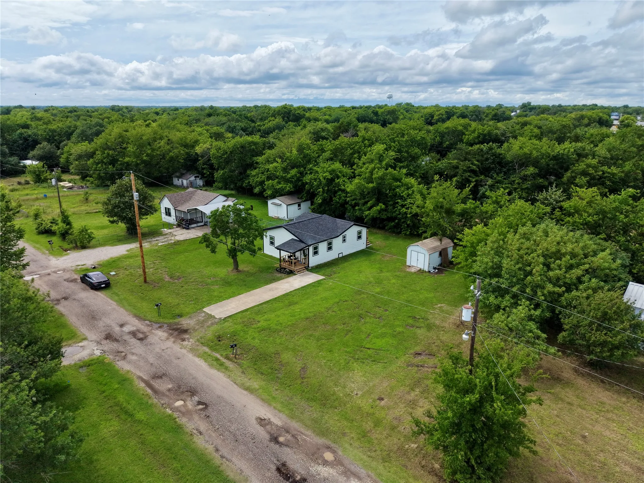 Single Family Residence For Sale in Rains County , 615 Smith Circle, Point, Texas 75472, 3 Bedroom, 2 Bathroom, Garage spaces, 1,008 Sqft, built in 1980, mls#21286461, Real Estate Agent in Point, Homes For Sale in Rains county, Homes For Sale in Point, Realtor in Point Texas, Real Estate Brokerage Independent Realty Texas, Luminita Cordes Realtor