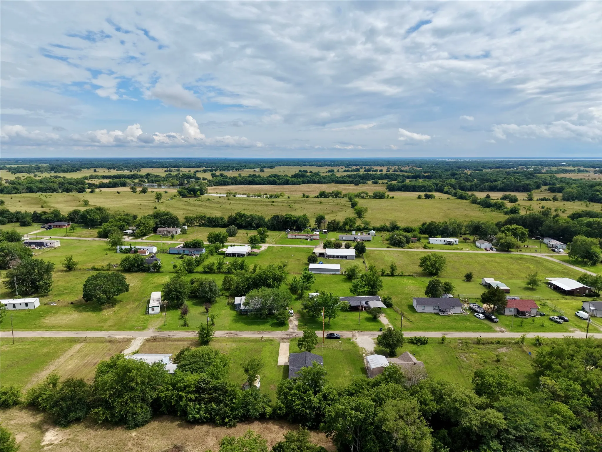 Single Family Residence For Sale in Rains County , 615 Smith Circle, Point, Texas 75472, 3 Bedroom, 2 Bathroom, Garage spaces, 1,008 Sqft, built in 1980, mls#21286461, Real Estate Agent in Point, Homes For Sale in Rains county, Homes For Sale in Point, Realtor in Point Texas, Real Estate Brokerage Independent Realty Texas, Luminita Cordes Realtor