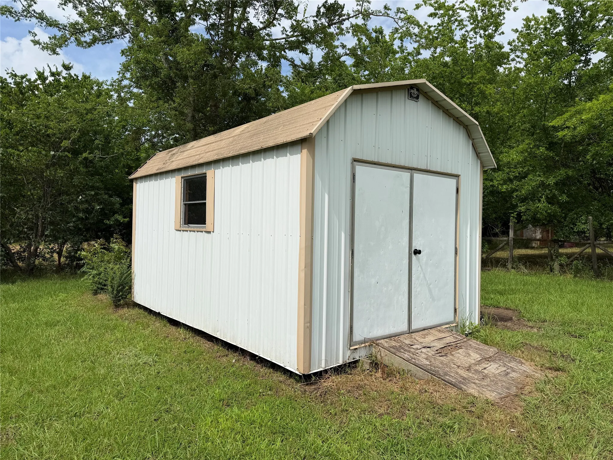 Single Family Residence For Sale in Rains County , 615 Smith Circle, Point, Texas 75472, 3 Bedroom, 2 Bathroom, Garage spaces, 1,008 Sqft, built in 1980, mls#21286461, Real Estate Agent in Point, Homes For Sale in Rains county, Homes For Sale in Point, Realtor in Point Texas, Real Estate Brokerage Independent Realty Texas, Luminita Cordes Realtor