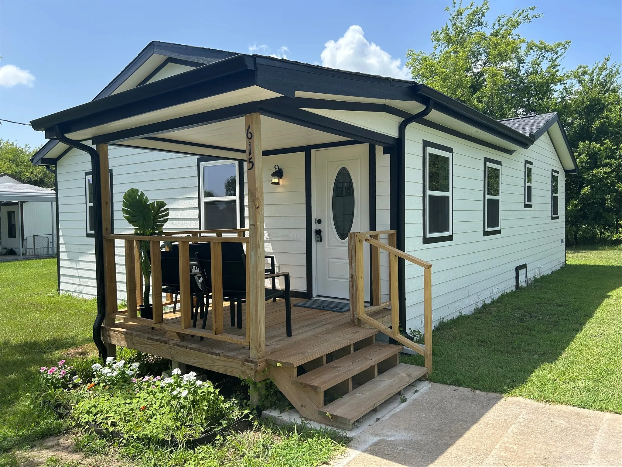 Single Family Residence For Sale in Rains County , 615 Smith Circle, Point, Texas 75472, 3 Bedroom, 2 Bathroom, Garage spaces, 1,008 Sqft, built in 1980, mls#21286461, Real Estate Agent in Point, Homes For Sale in Rains county, Homes For Sale in Point, Realtor in Point Texas, Real Estate Brokerage Independent Realty Texas, Luminita Cordes Realtor