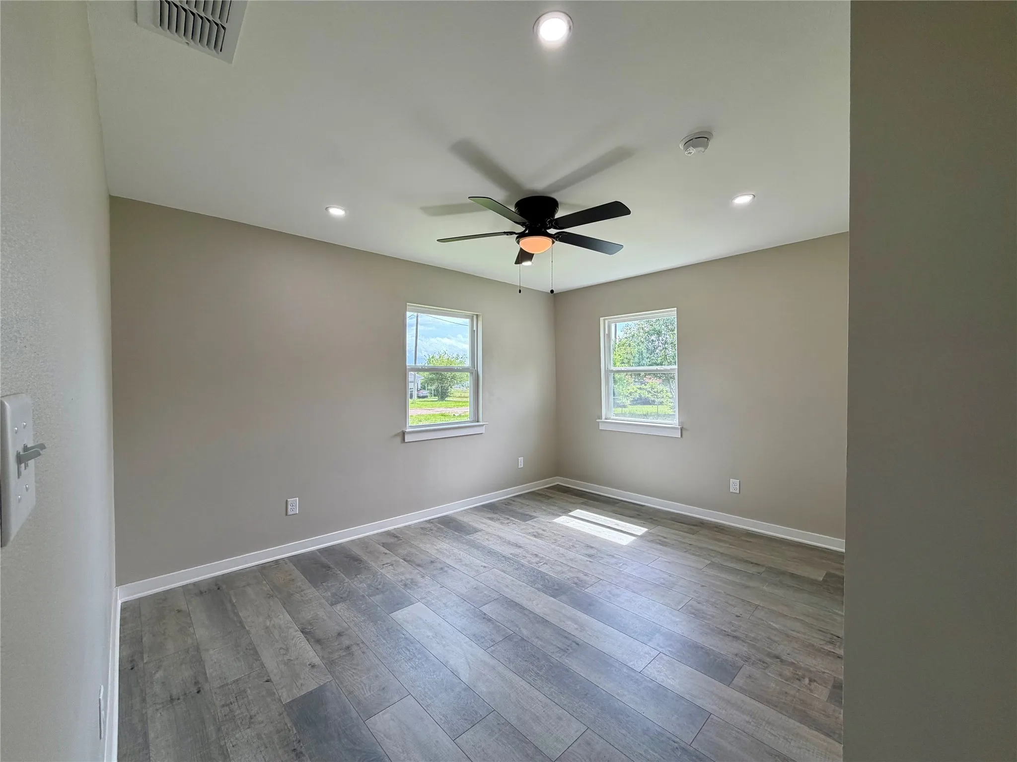 Single Family Residence For Sale in Rains County , 615 Smith Circle, Point, Texas 75472, 3 Bedroom, 2 Bathroom, Garage spaces, 1,008 Sqft, built in 1980, mls#21286461, Real Estate Agent in Point, Homes For Sale in Rains county, Homes For Sale in Point, Realtor in Point Texas, Real Estate Brokerage Independent Realty Texas, Luminita Cordes Realtor