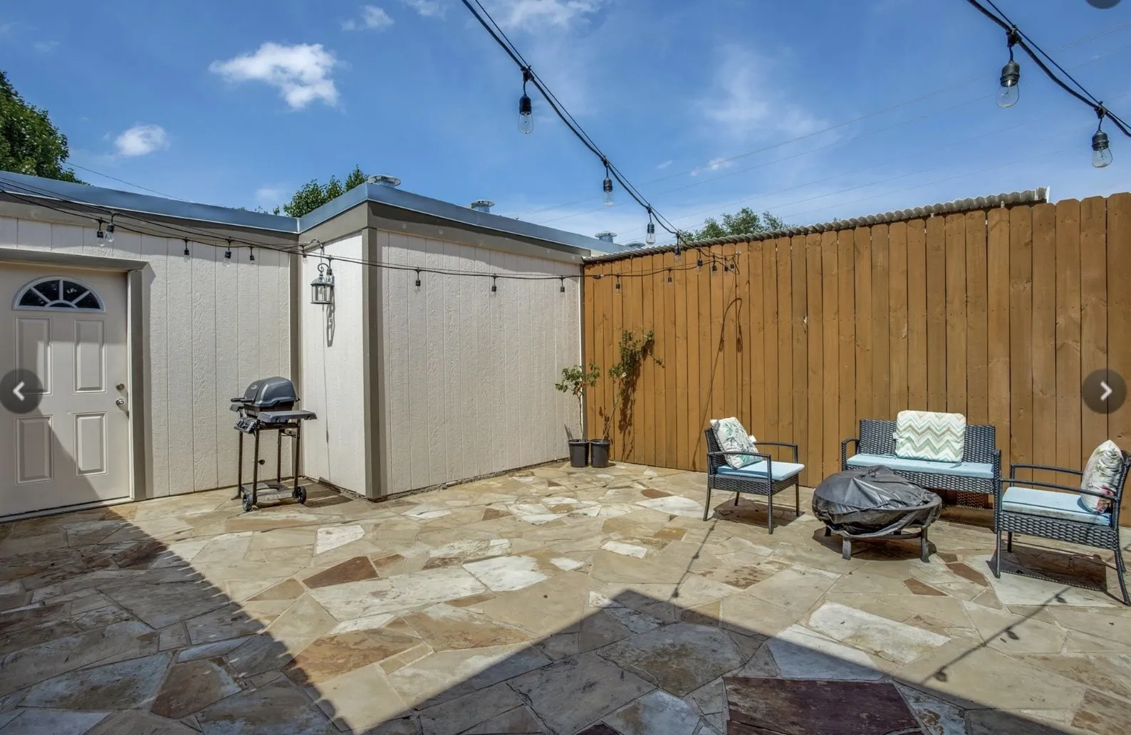 Condominium For Sale in Dallas County , 13340 Kit Lane A4, Dallas, Texas 75240, 2 Bedrooms, 3 Bathrooms, 2 Garage spaces, 1,274 Sqft, built in 1974, Price $259,800, mls#21285977, Real Estate Agent in Dallas, Homes For Sale in Dallas county, Homes For Sale in Dallas, Realtor in Dallas Texas, Real Estate Brokerage Independent Realty Texas, Luminita Cordes Realtor
