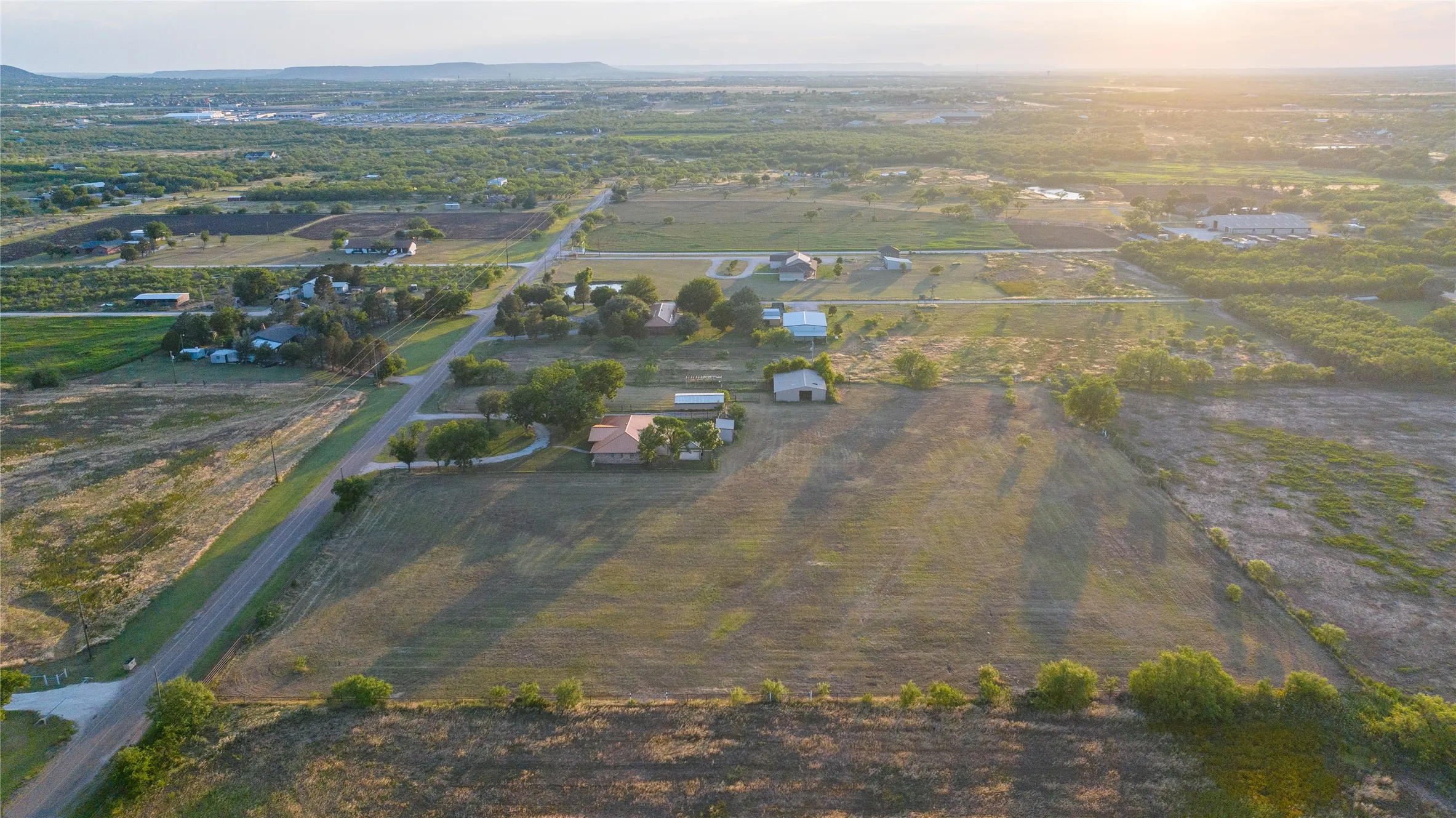 Single Family Residence For Sale in Taylor County , 146 Foothill Road, Abilene, Texas 79602, 3 Bedroom, 2 Bathroom, 2 Garage spaces, 2,025 Sqft, built in 1983, mls#21286505, Real Estate Agent in Abilene, Homes For Sale in Taylor county, Homes For Sale in Abilene, Realtor in Abilene Texas, Real Estate Brokerage Independent Realty Texas, Luminita Cordes Realtor