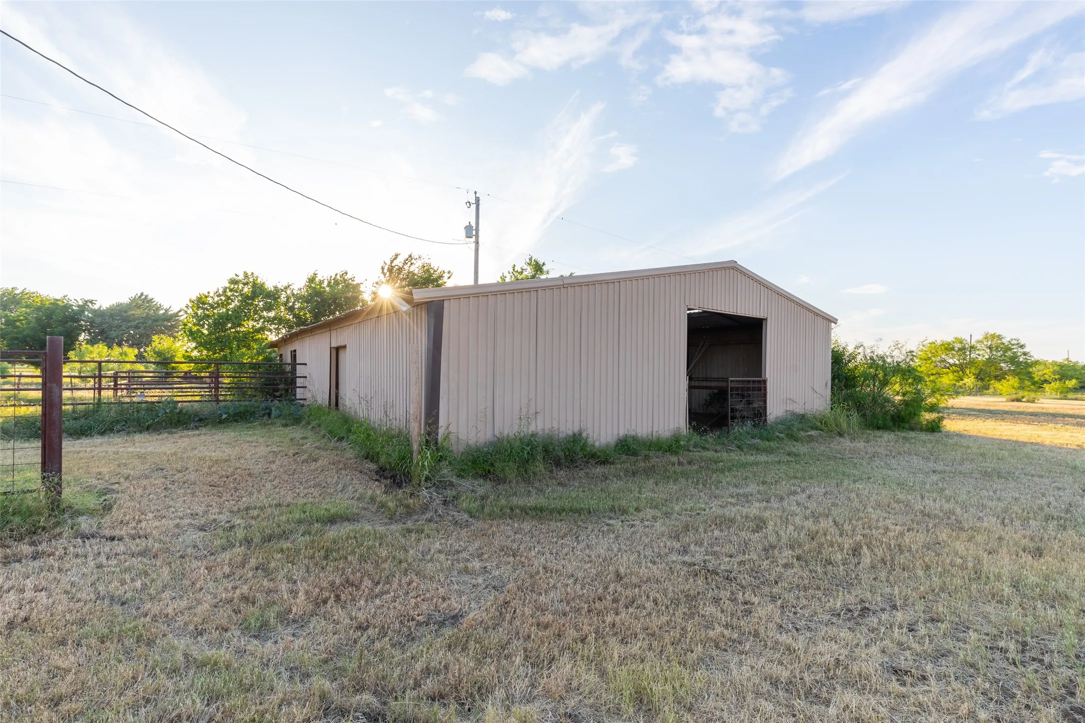 Single Family Residence For Sale in Taylor County , 146 Foothill Road, Abilene, Texas 79602, 3 Bedroom, 2 Bathroom, 2 Garage spaces, 2,025 Sqft, built in 1983, mls#21286505, Real Estate Agent in Abilene, Homes For Sale in Taylor county, Homes For Sale in Abilene, Realtor in Abilene Texas, Real Estate Brokerage Independent Realty Texas, Luminita Cordes Realtor