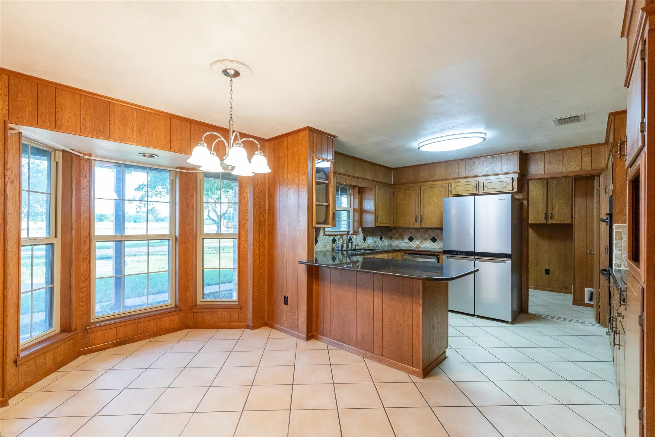 Single Family Residence For Sale in Taylor County , 146 Foothill Road, Abilene, Texas 79602, 3 Bedroom, 2 Bathroom, 2 Garage spaces, 2,025 Sqft, built in 1983, mls#21286505, Real Estate Agent in Abilene, Homes For Sale in Taylor county, Homes For Sale in Abilene, Realtor in Abilene Texas, Real Estate Brokerage Independent Realty Texas, Luminita Cordes Realtor