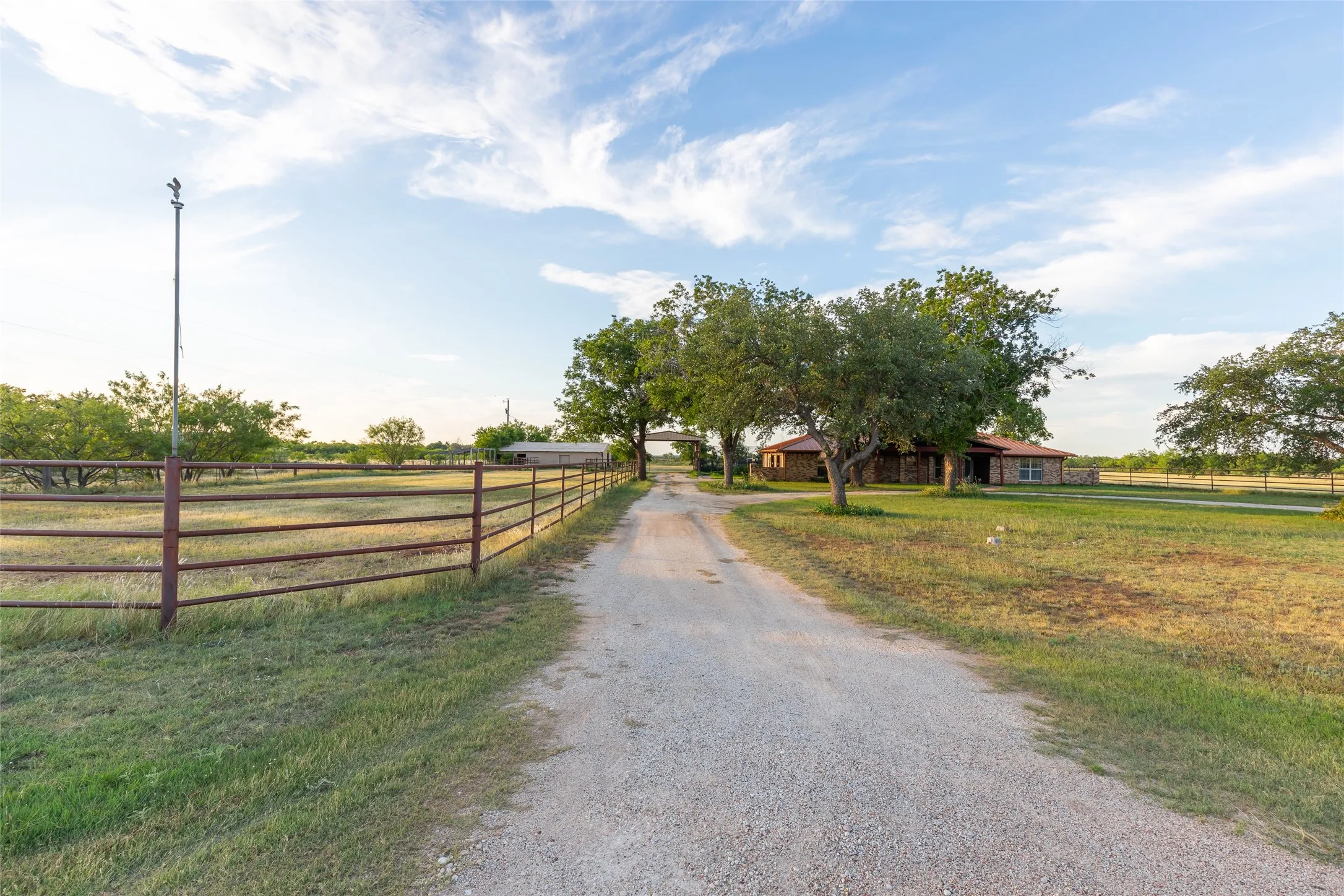 Single Family Residence For Sale in Taylor County , 146 Foothill Road, Abilene, Texas 79602, 3 Bedroom, 2 Bathroom, 2 Garage spaces, 2,025 Sqft, built in 1983, mls#21286505, Real Estate Agent in Abilene, Homes For Sale in Taylor county, Homes For Sale in Abilene, Realtor in Abilene Texas, Real Estate Brokerage Independent Realty Texas, Luminita Cordes Realtor