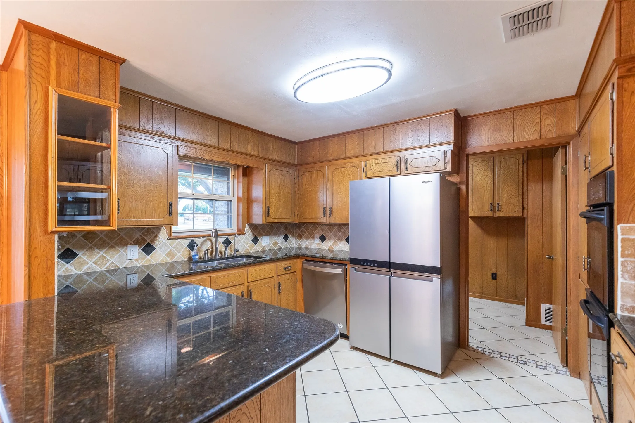 Single Family Residence For Sale in Taylor County , 146 Foothill Road, Abilene, Texas 79602, 3 Bedroom, 2 Bathroom, 2 Garage spaces, 2,025 Sqft, built in 1983, mls#21286505, Real Estate Agent in Abilene, Homes For Sale in Taylor county, Homes For Sale in Abilene, Realtor in Abilene Texas, Real Estate Brokerage Independent Realty Texas, Luminita Cordes Realtor
