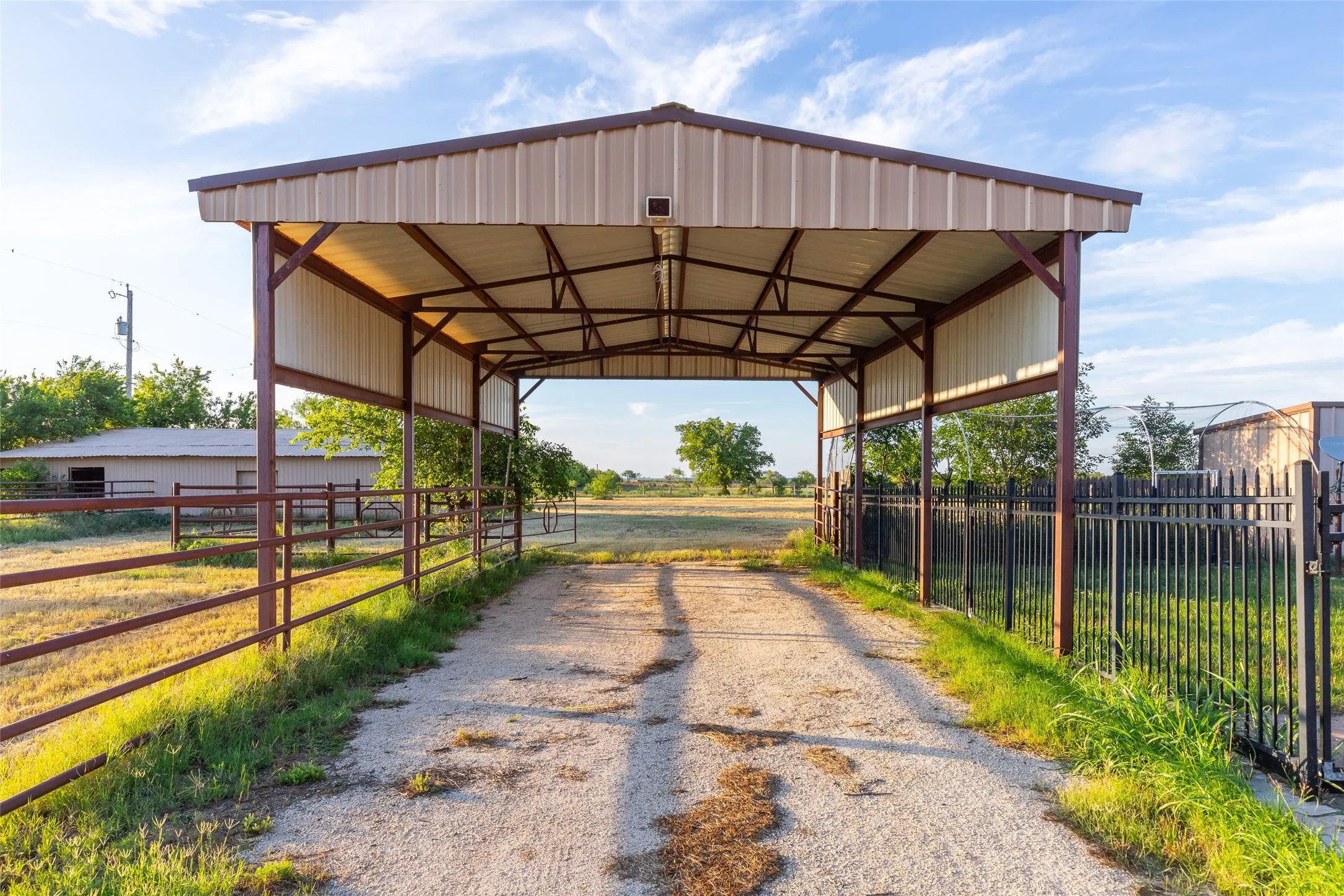 Single Family Residence For Sale in Taylor County , 146 Foothill Road, Abilene, Texas 79602, 3 Bedroom, 2 Bathroom, 2 Garage spaces, 2,025 Sqft, built in 1983, mls#21286505, Real Estate Agent in Abilene, Homes For Sale in Taylor county, Homes For Sale in Abilene, Realtor in Abilene Texas, Real Estate Brokerage Independent Realty Texas, Luminita Cordes Realtor