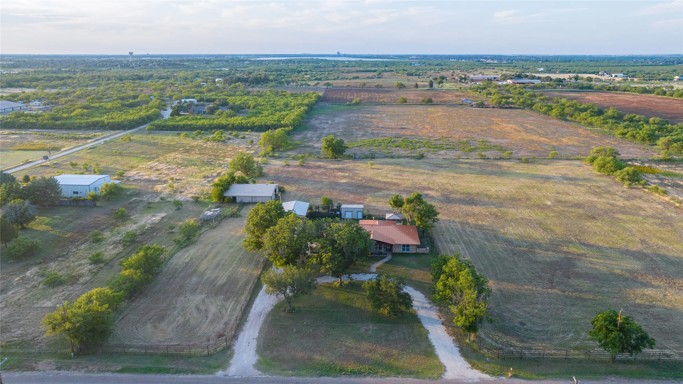 Single Family Residence For Sale in Taylor County , 146 Foothill Road, Abilene, Texas 79602, 3 Bedroom, 2 Bathroom, 2 Garage spaces, 2,025 Sqft, built in 1983, mls#21286505, Real Estate Agent in Abilene, Homes For Sale in Taylor county, Homes For Sale in Abilene, Realtor in Abilene Texas, Real Estate Brokerage Independent Realty Texas, Luminita Cordes Realtor