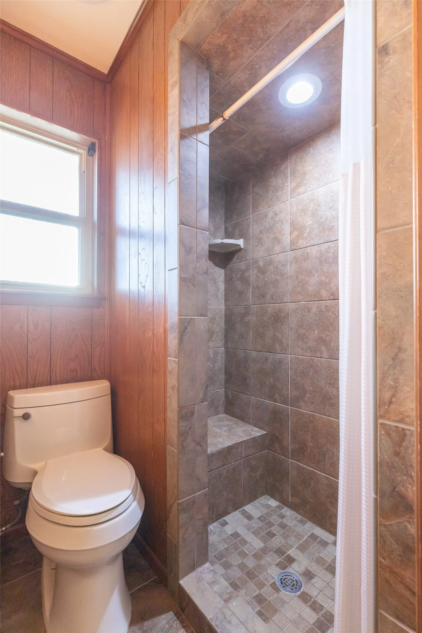Single Family Residence For Sale in Taylor County , 146 Foothill Road, Abilene, Texas 79602, 3 Bedroom, 2 Bathroom, 2 Garage spaces, 2,025 Sqft, built in 1983, mls#21286505, Real Estate Agent in Abilene, Homes For Sale in Taylor county, Homes For Sale in Abilene, Realtor in Abilene Texas, Real Estate Brokerage Independent Realty Texas, Luminita Cordes Realtor