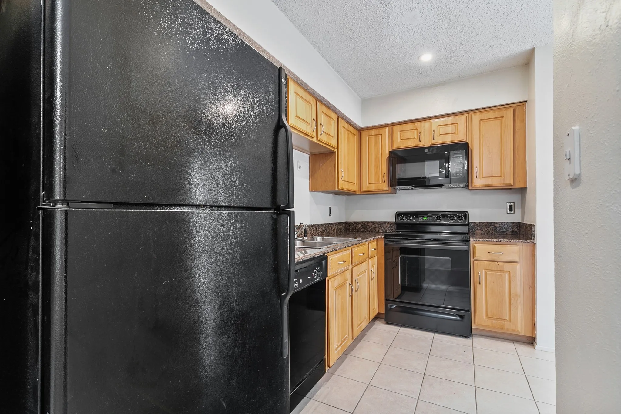 Condominium For Rent in Dallas County , 5300 Keller Springs Road 2093, Dallas, Texas 75248, 1 Bedroom, 1 Bathroom, Garage spaces, 812 Sqft, built in 1982, mls#21286509, Real Estate Agent in Dallas, Homes For Rent in Dallas county, Homes For Rent in Dallas, Realtor in Dallas Texas, Real Estate Brokerage Independent Realty Texas, Luminita Cordes Realtor