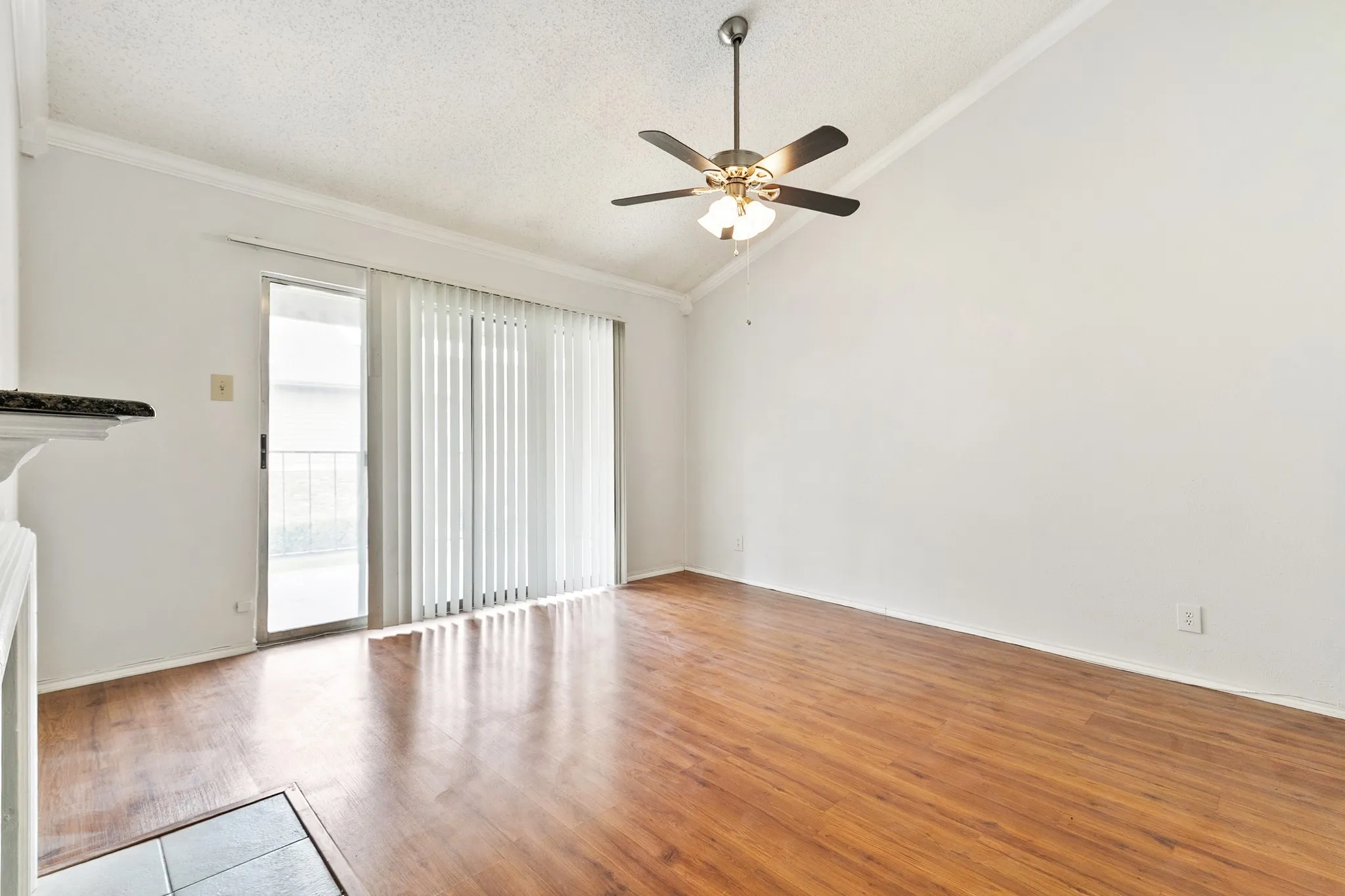 Condominium For Rent in Dallas County , 5300 Keller Springs Road 2093, Dallas, Texas 75248, 1 Bedroom, 1 Bathroom, Garage spaces, 812 Sqft, built in 1982, mls#21286509, Real Estate Agent in Dallas, Homes For Rent in Dallas county, Homes For Rent in Dallas, Realtor in Dallas Texas, Real Estate Brokerage Independent Realty Texas, Luminita Cordes Realtor