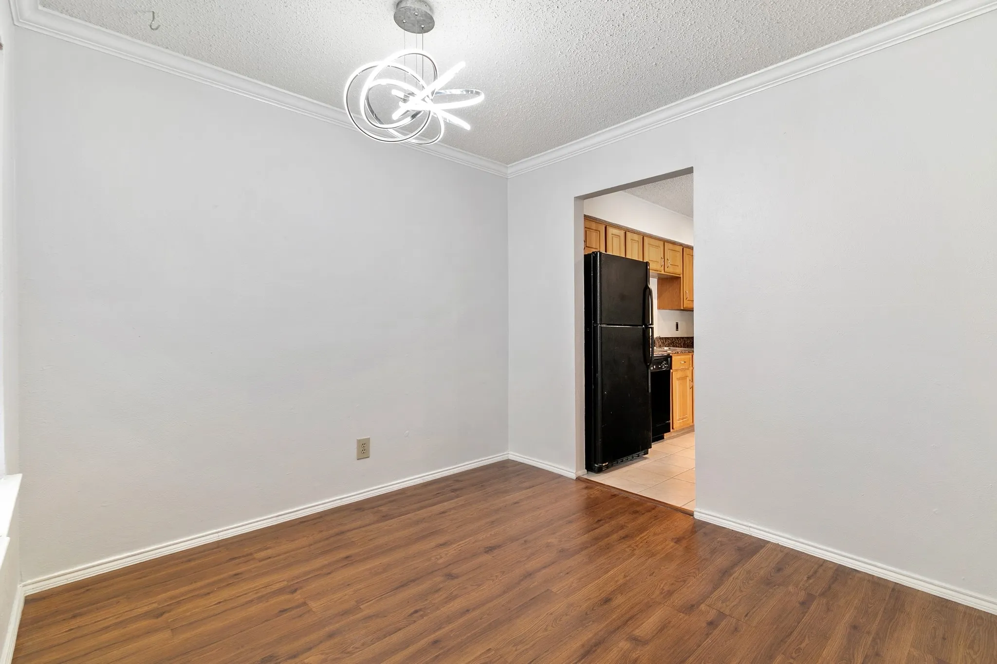 Condominium For Rent in Dallas County , 5300 Keller Springs Road 2093, Dallas, Texas 75248, 1 Bedroom, 1 Bathroom, Garage spaces, 812 Sqft, built in 1982, mls#21286509, Real Estate Agent in Dallas, Homes For Rent in Dallas county, Homes For Rent in Dallas, Realtor in Dallas Texas, Real Estate Brokerage Independent Realty Texas, Luminita Cordes Realtor