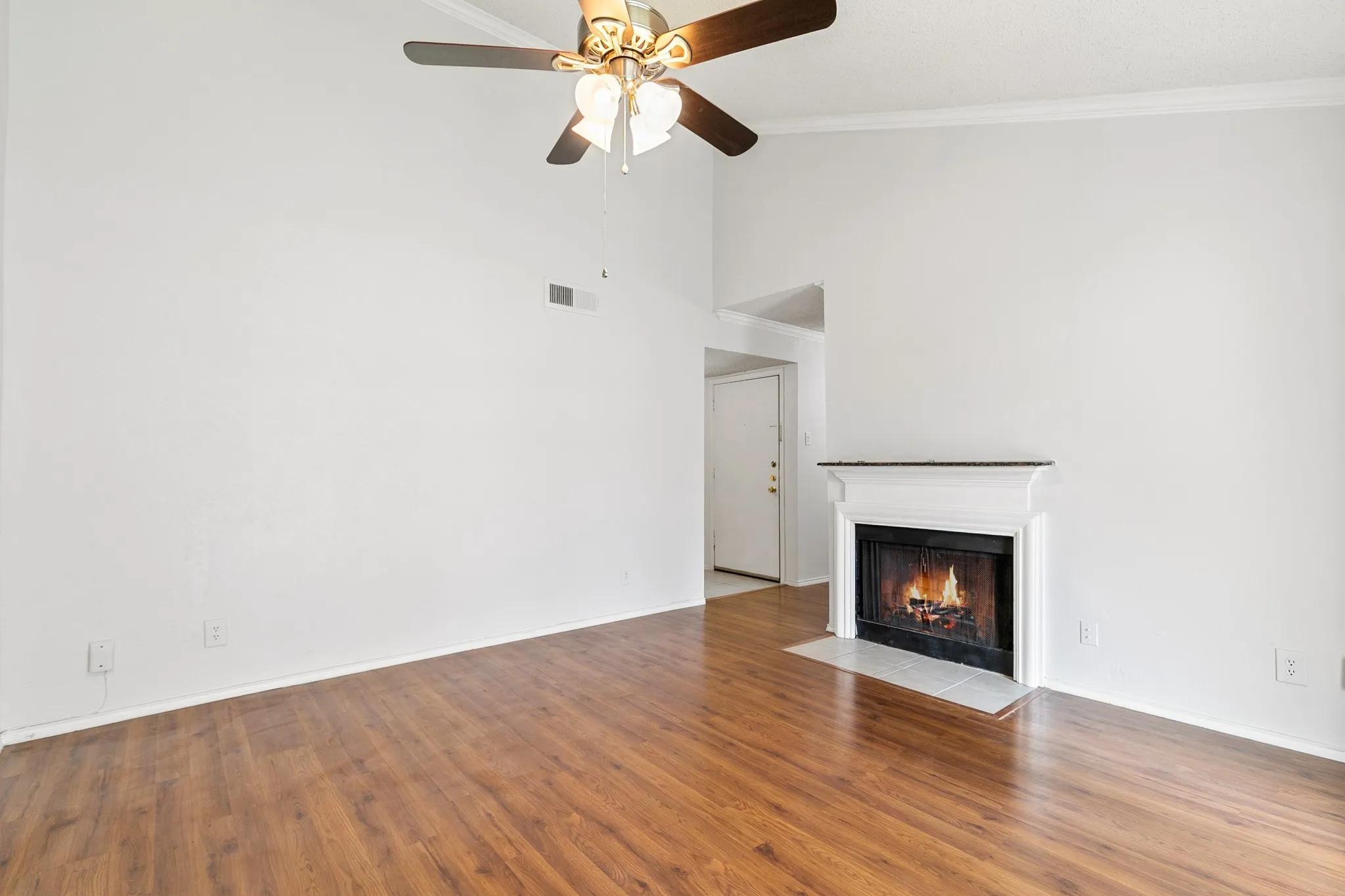 Condominium For Rent in Dallas County , 5300 Keller Springs Road 2093, Dallas, Texas 75248, 1 Bedroom, 1 Bathroom, Garage spaces, 812 Sqft, built in 1982, mls#21286509, Real Estate Agent in Dallas, Homes For Rent in Dallas county, Homes For Rent in Dallas, Realtor in Dallas Texas, Real Estate Brokerage Independent Realty Texas, Luminita Cordes Realtor