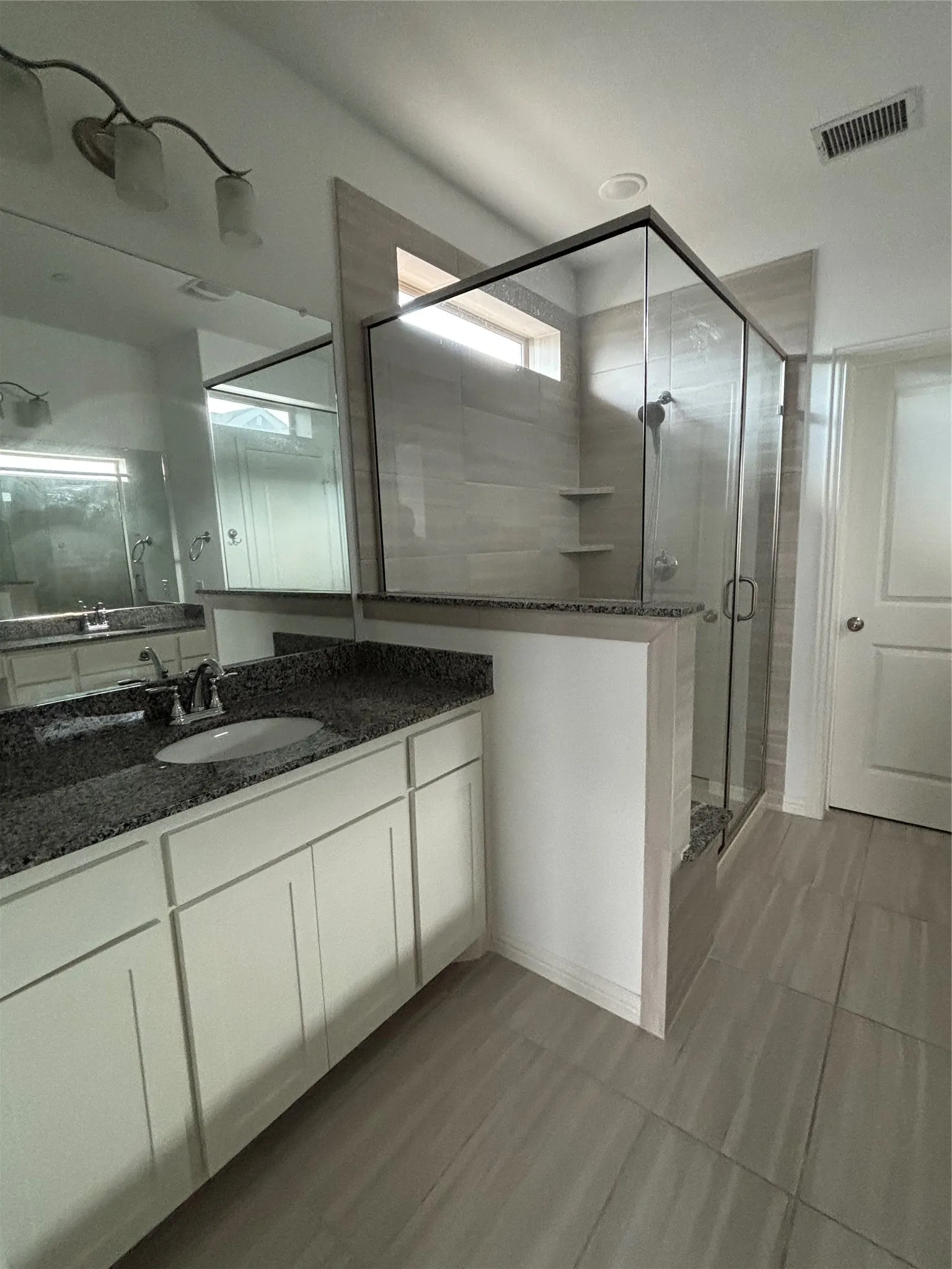 Townhouse For Rent in Dallas County , 2610 High Cotton Lane, Garland, Texas 75042, 3 Bedrooms, 3 Bathrooms, 2 Garage spaces, 2,035 Sqft, built in 2020, Price $2,690, mls#21286328, Real Estate Agent in Garland, Homes For Rent in Dallas county, Homes For Rent in Garland, Realtor in Garland Texas, Real Estate Brokerage Independent Realty Texas, Luminita Cordes Realtor