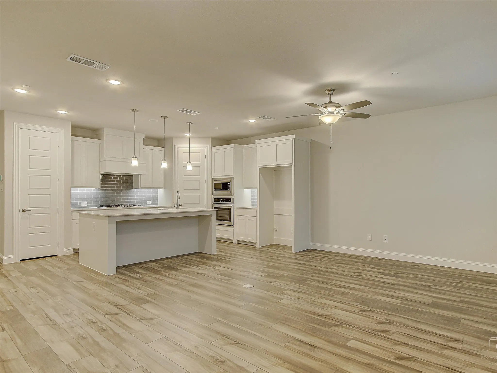 Townhouse For Rent in Collin County , 1946 Sweetwater Lane, Allen, Texas 75013, 3 Bedroom, 3 Bathroom, 2 Garage spaces, 1,810 Sqft, built in 2022, mls#21286508, Real Estate Agent in Allen, Homes For Rent in Collin county, Homes For Rent in Allen, Realtor in Allen Texas, Real Estate Brokerage Independent Realty Texas, Luminita Cordes Realtor
