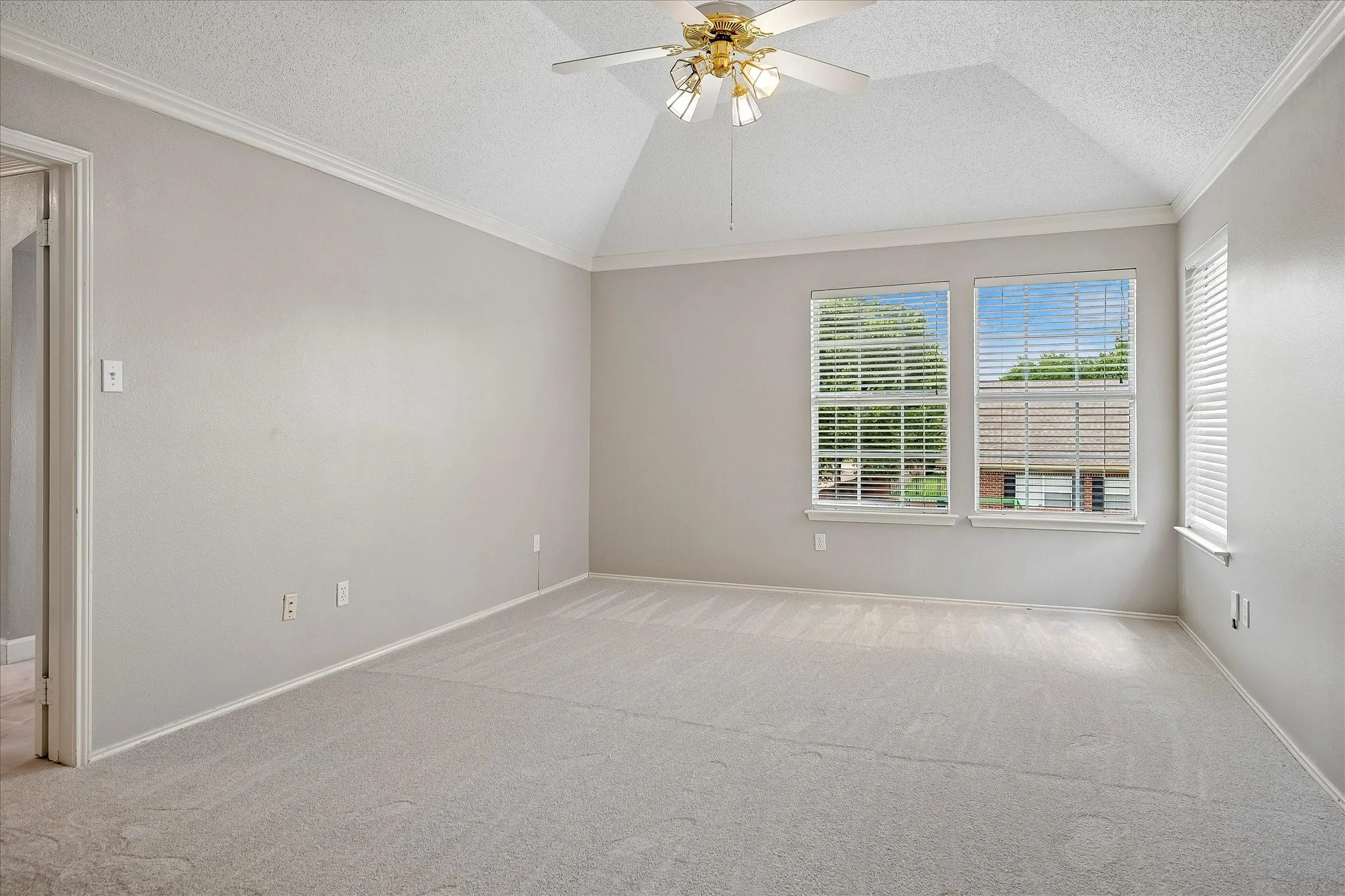 Single Family Residence For Sale in Collin County , 6227 Cupertino Trail, Dallas, Texas 75252, 3 Bedroom, 3 Bathroom, 2 Garage spaces, 2,284 Sqft, built in 1993, mls#21286493, Real Estate Agent in Dallas, Homes For Sale in Collin county, Homes For Sale in Dallas, Realtor in Dallas Texas, Real Estate Brokerage Independent Realty Texas, Luminita Cordes Realtor