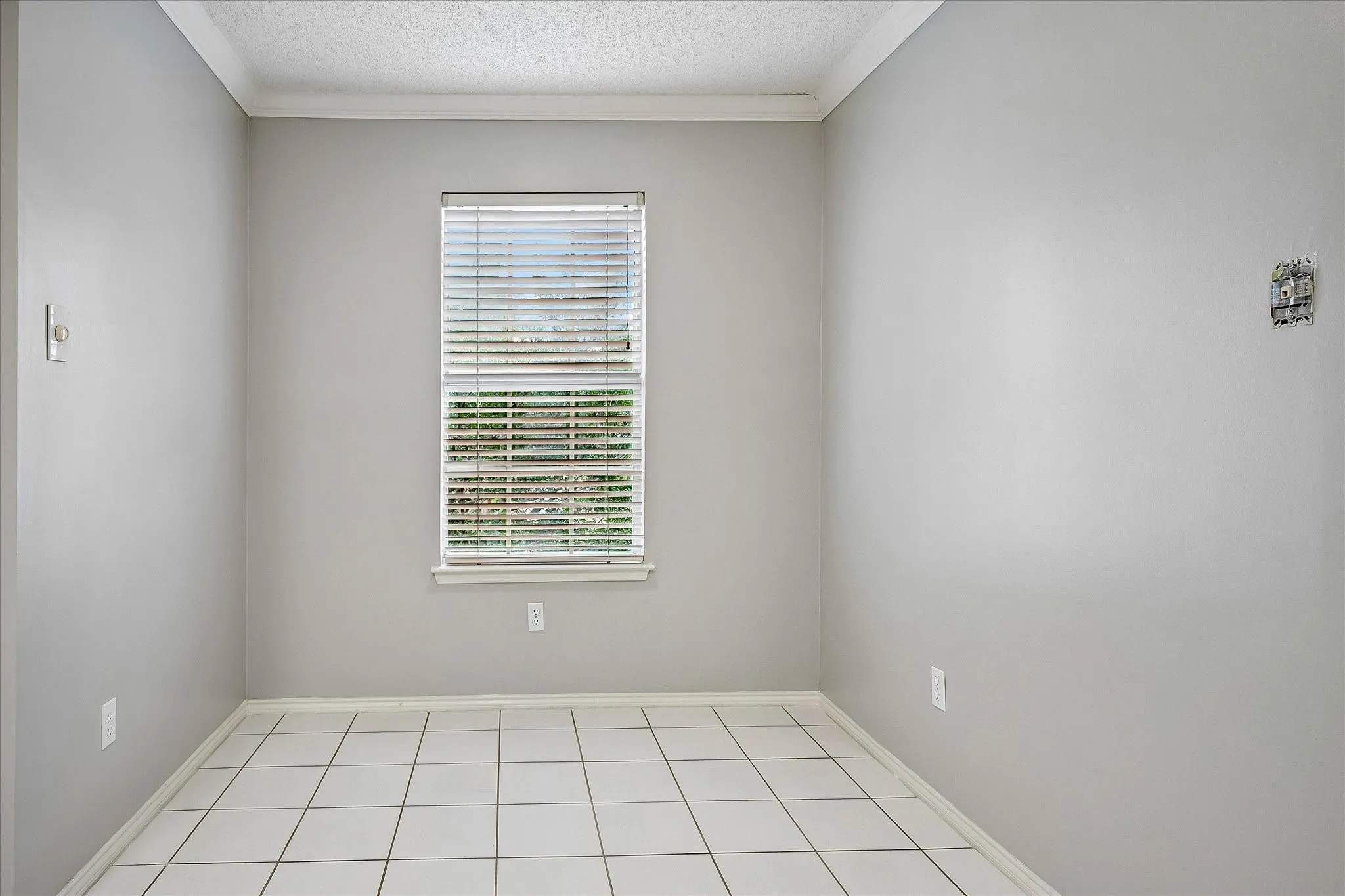 Single Family Residence For Sale in Collin County , 6227 Cupertino Trail, Dallas, Texas 75252, 3 Bedroom, 3 Bathroom, 2 Garage spaces, 2,284 Sqft, built in 1993, mls#21286493, Real Estate Agent in Dallas, Homes For Sale in Collin county, Homes For Sale in Dallas, Realtor in Dallas Texas, Real Estate Brokerage Independent Realty Texas, Luminita Cordes Realtor