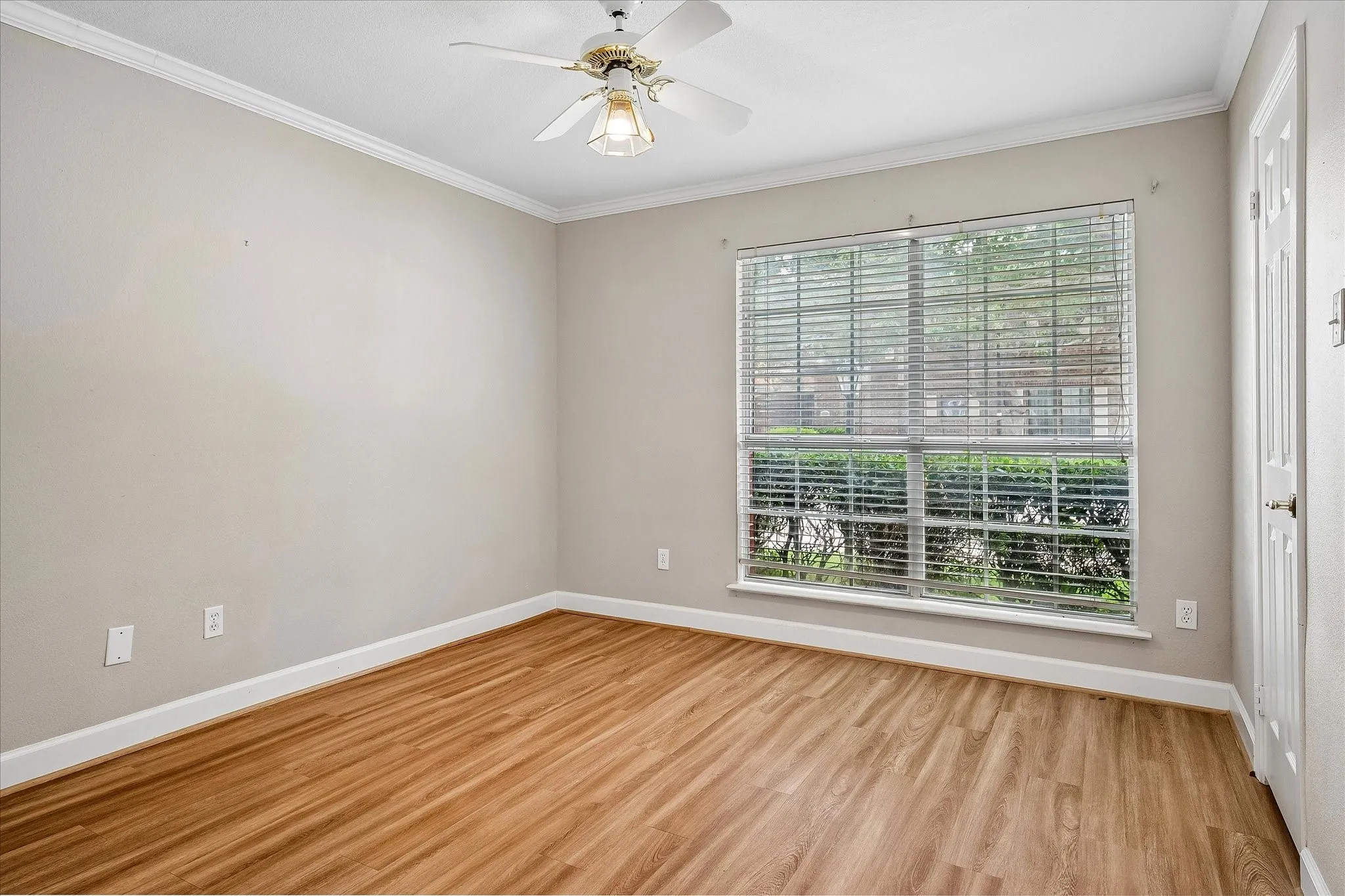 Single Family Residence For Sale in Collin County , 6227 Cupertino Trail, Dallas, Texas 75252, 3 Bedroom, 3 Bathroom, 2 Garage spaces, 2,284 Sqft, built in 1993, mls#21286493, Real Estate Agent in Dallas, Homes For Sale in Collin county, Homes For Sale in Dallas, Realtor in Dallas Texas, Real Estate Brokerage Independent Realty Texas, Luminita Cordes Realtor