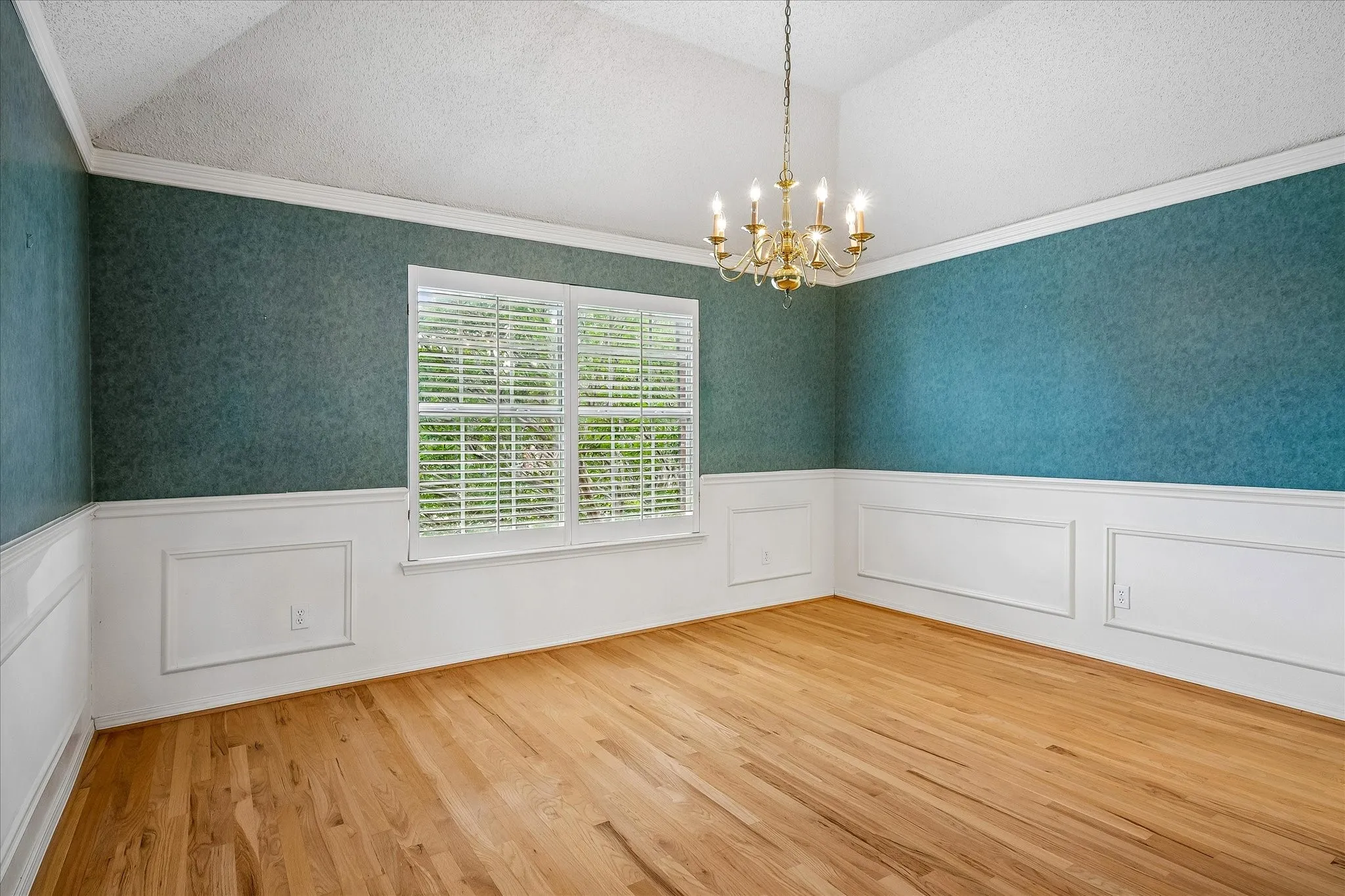 Single Family Residence For Sale in Collin County , 6227 Cupertino Trail, Dallas, Texas 75252, 3 Bedroom, 3 Bathroom, 2 Garage spaces, 2,284 Sqft, built in 1993, mls#21286493, Real Estate Agent in Dallas, Homes For Sale in Collin county, Homes For Sale in Dallas, Realtor in Dallas Texas, Real Estate Brokerage Independent Realty Texas, Luminita Cordes Realtor