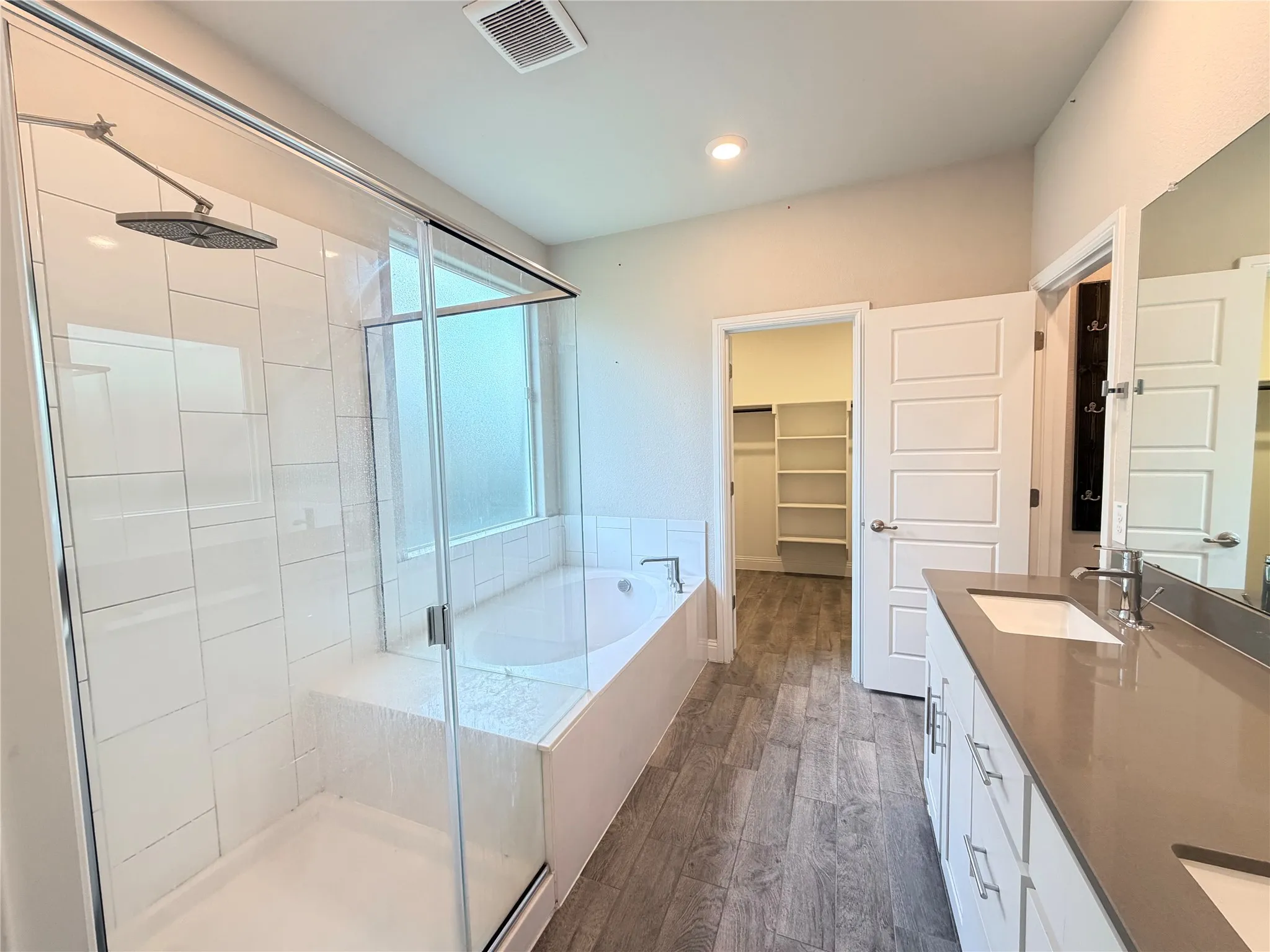 Single Family Residence For Sale in Denton County , 1324 Razorbill Road, Denton, Texas 76205, 5 Bedroom, 4 Bathroom, 2 Garage spaces, 2,779 Sqft, built in 2023, mls#21286327, Real Estate Agent in Denton, Homes For Sale in Denton county, Homes For Sale in Denton, Realtor in Denton Texas, Real Estate Brokerage Independent Realty Texas, Luminita Cordes Realtor