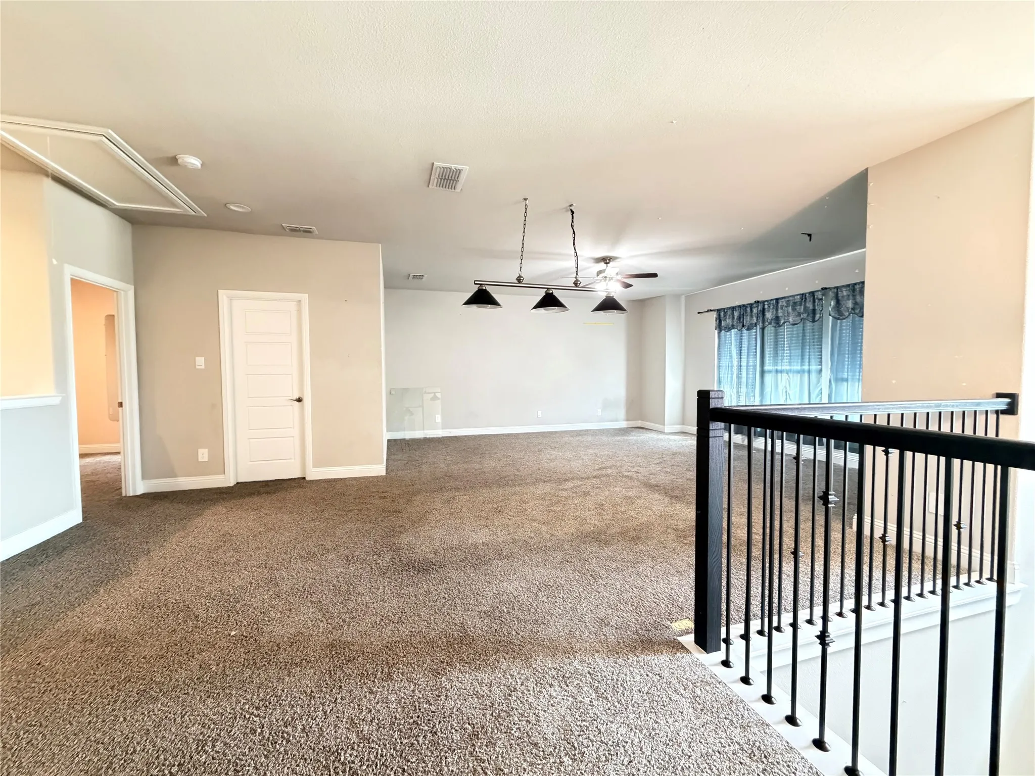 Single Family Residence For Sale in Denton County , 1324 Razorbill Road, Denton, Texas 76205, 5 Bedroom, 4 Bathroom, 2 Garage spaces, 2,779 Sqft, built in 2023, mls#21286327, Real Estate Agent in Denton, Homes For Sale in Denton county, Homes For Sale in Denton, Realtor in Denton Texas, Real Estate Brokerage Independent Realty Texas, Luminita Cordes Realtor