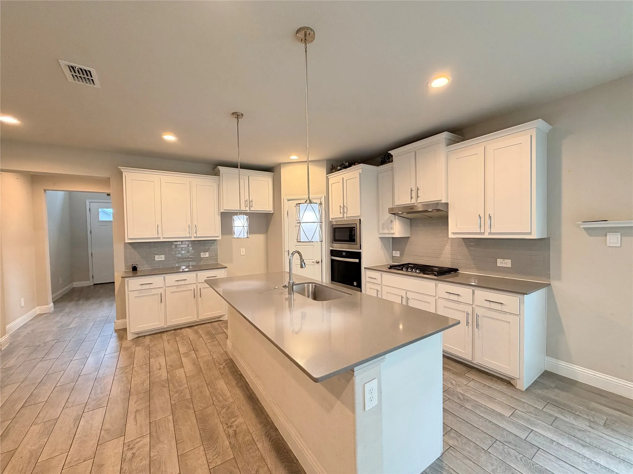 Single Family Residence For Sale in Denton County , 1324 Razorbill Road, Denton, Texas 76205, 5 Bedroom, 4 Bathroom, 2 Garage spaces, 2,779 Sqft, built in 2023, mls#21286327, Real Estate Agent in Denton, Homes For Sale in Denton county, Homes For Sale in Denton, Realtor in Denton Texas, Real Estate Brokerage Independent Realty Texas, Luminita Cordes Realtor